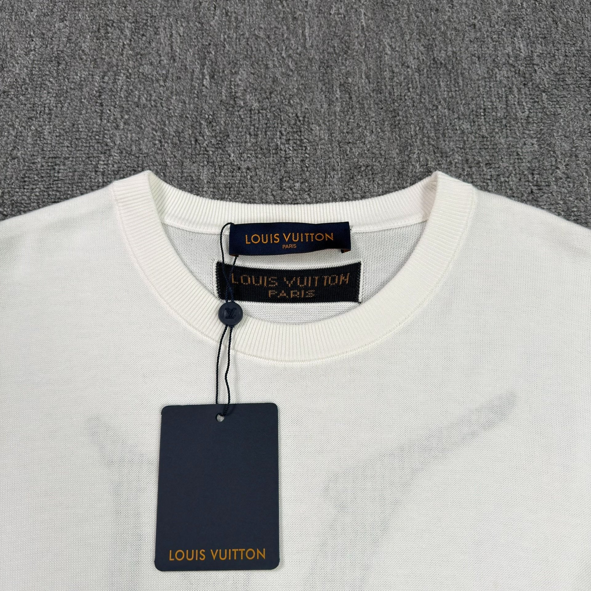 Louis Vuitton White Logo Short-Sleeve Top — detail