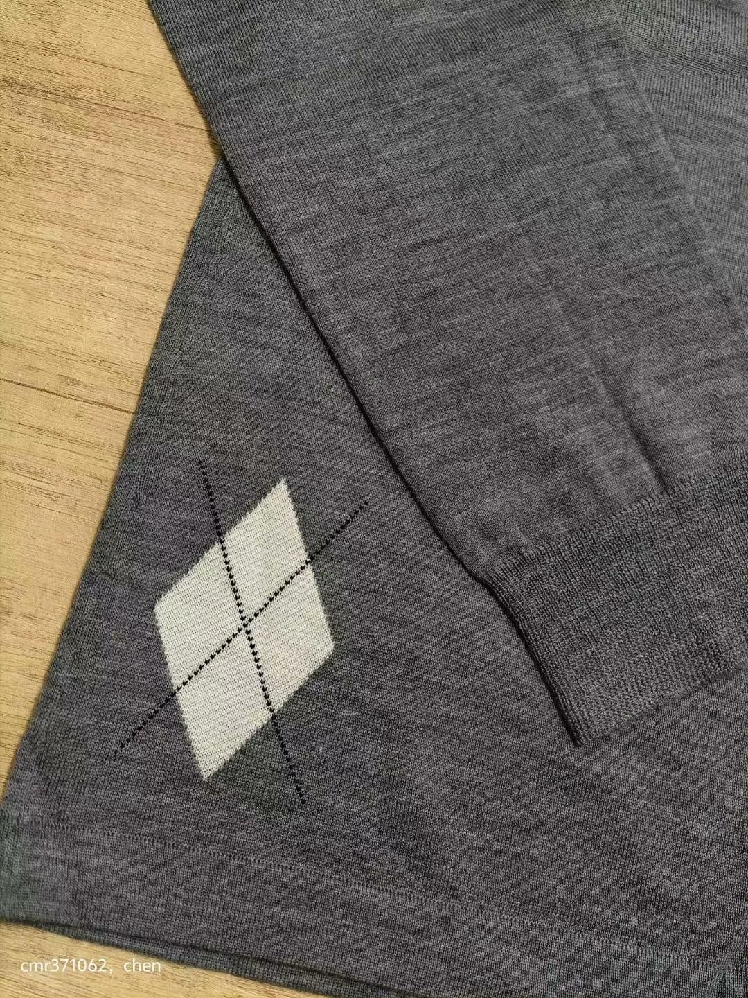 visvim diamante v-neck — back