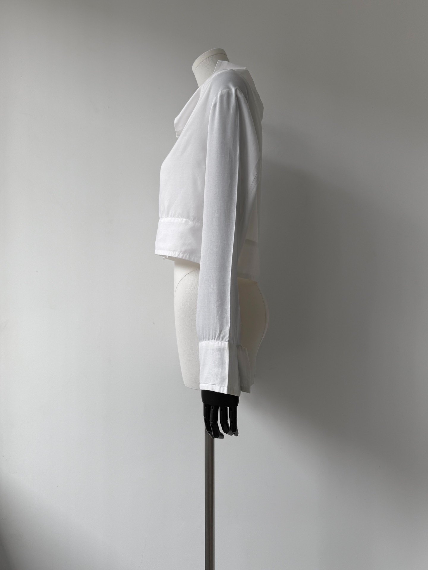 Yohji Yamamoto Femme 09AW Asymmetric Short Jacket — detail