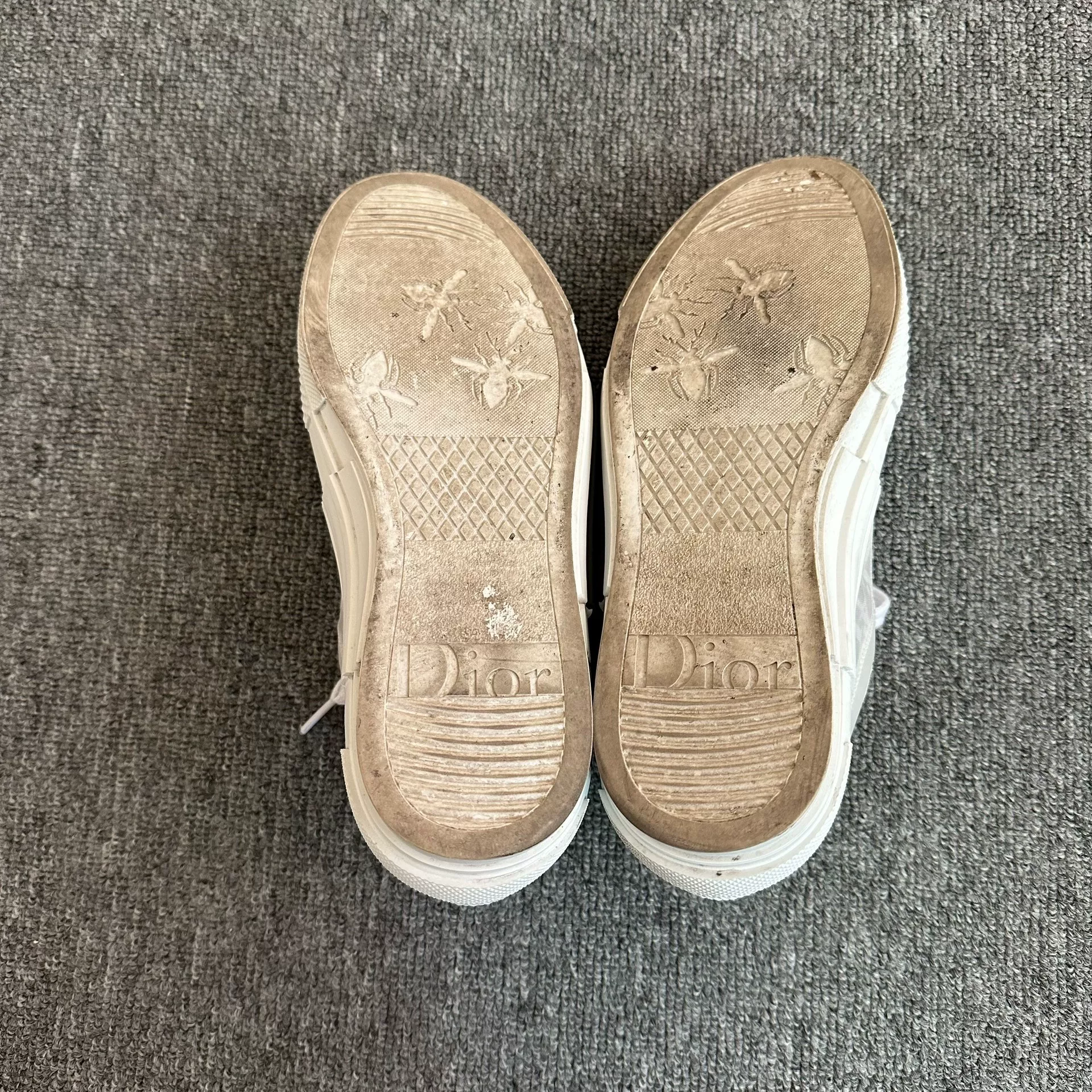Dior B23 White Low-Top Transparent Logo Sneakers — detail