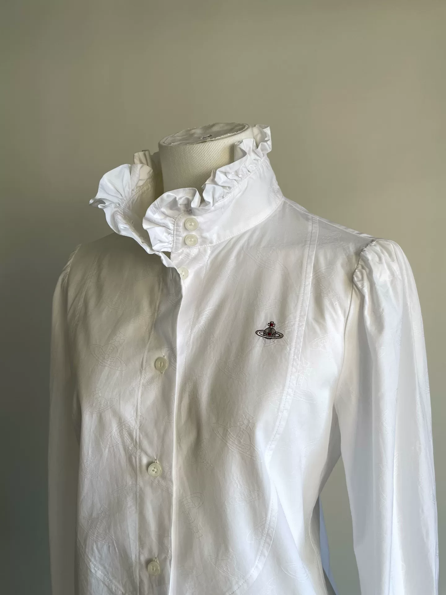 Vivienne Westwood Ruffled Collar Embroidered Shirt — label