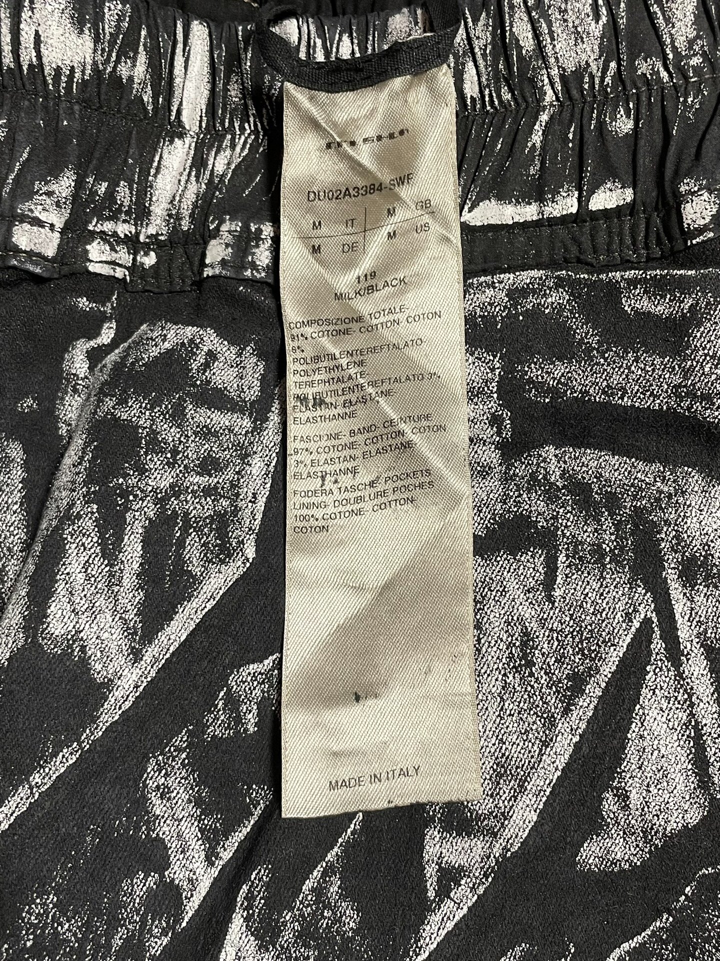 Rick Owens Zip Pocket Abstract Print Shorts — label