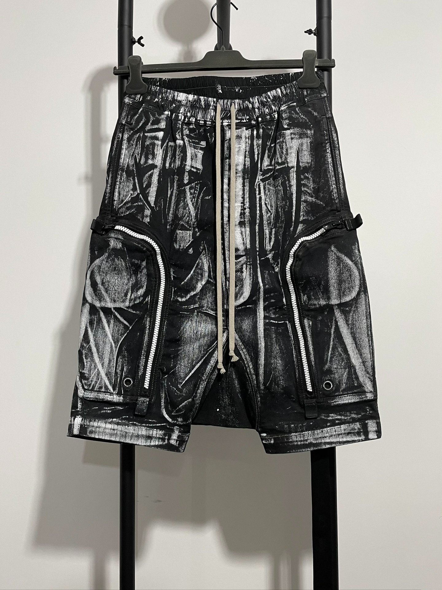 Rick Owens Zip Pocket Abstract Print Shorts