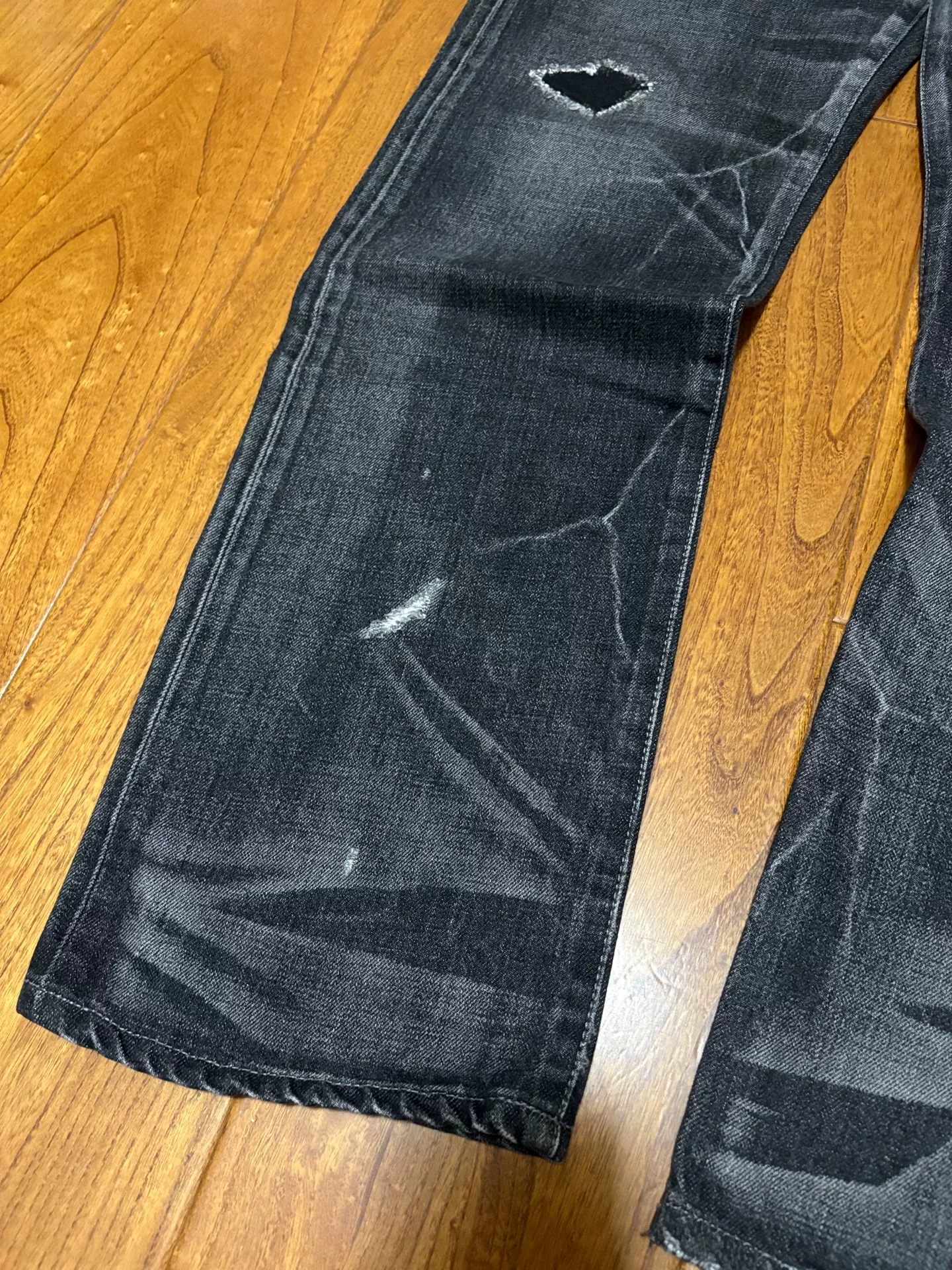Neighborhood 05 Lightning Distressed Jeans — detail