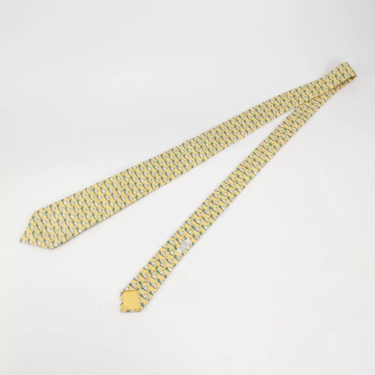 Hermès Tie with Original Box and Cards — front
