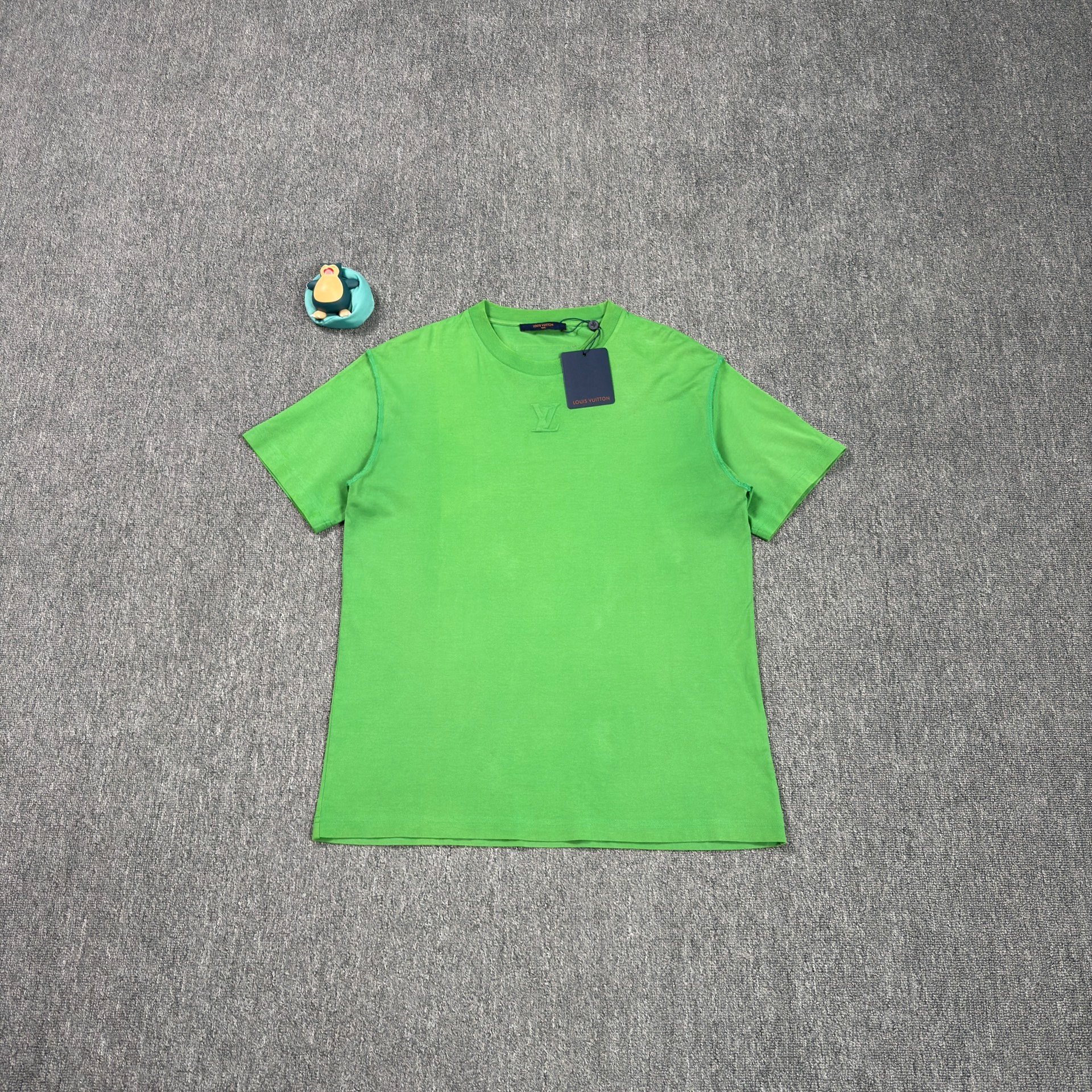 LV Green Embossed Logo Short-sleeve T-shirt