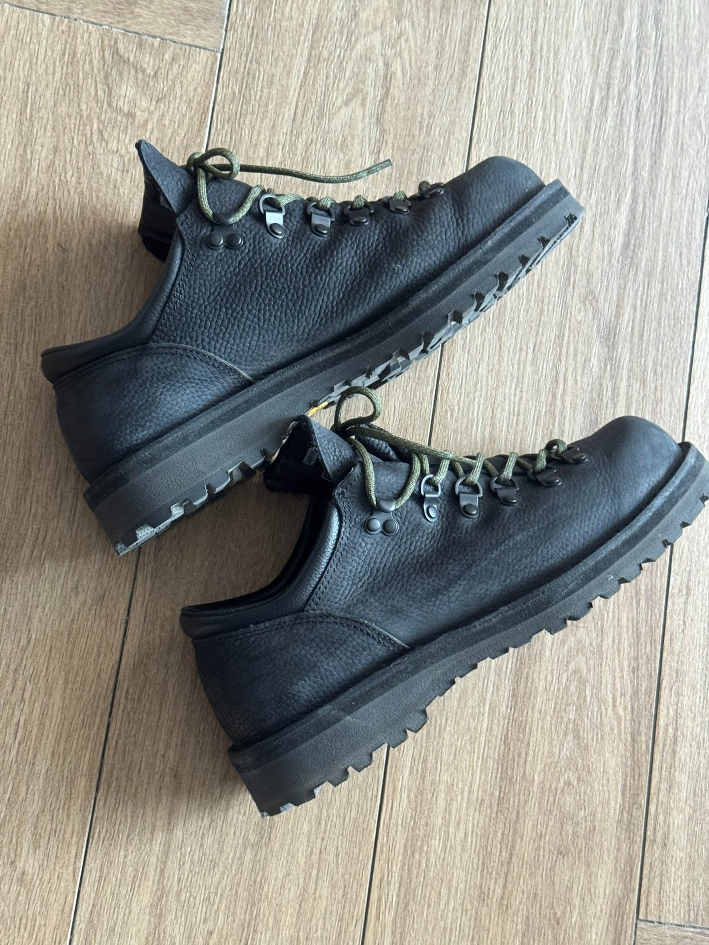 Danner MT.Ridge Low Leather Hiking Boots — label