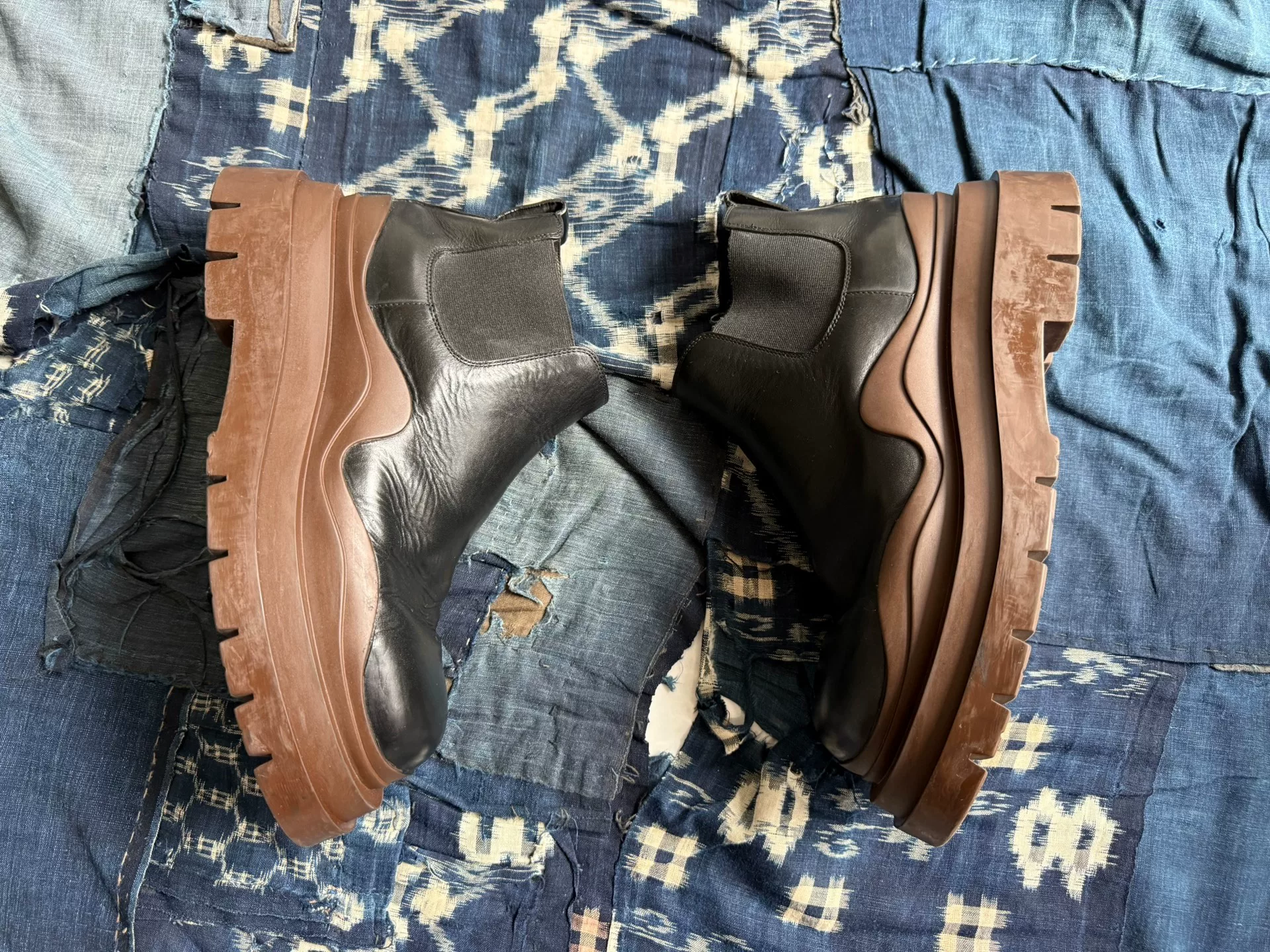 Bottega Veneta Tire Platform Chelsea Boots — detail