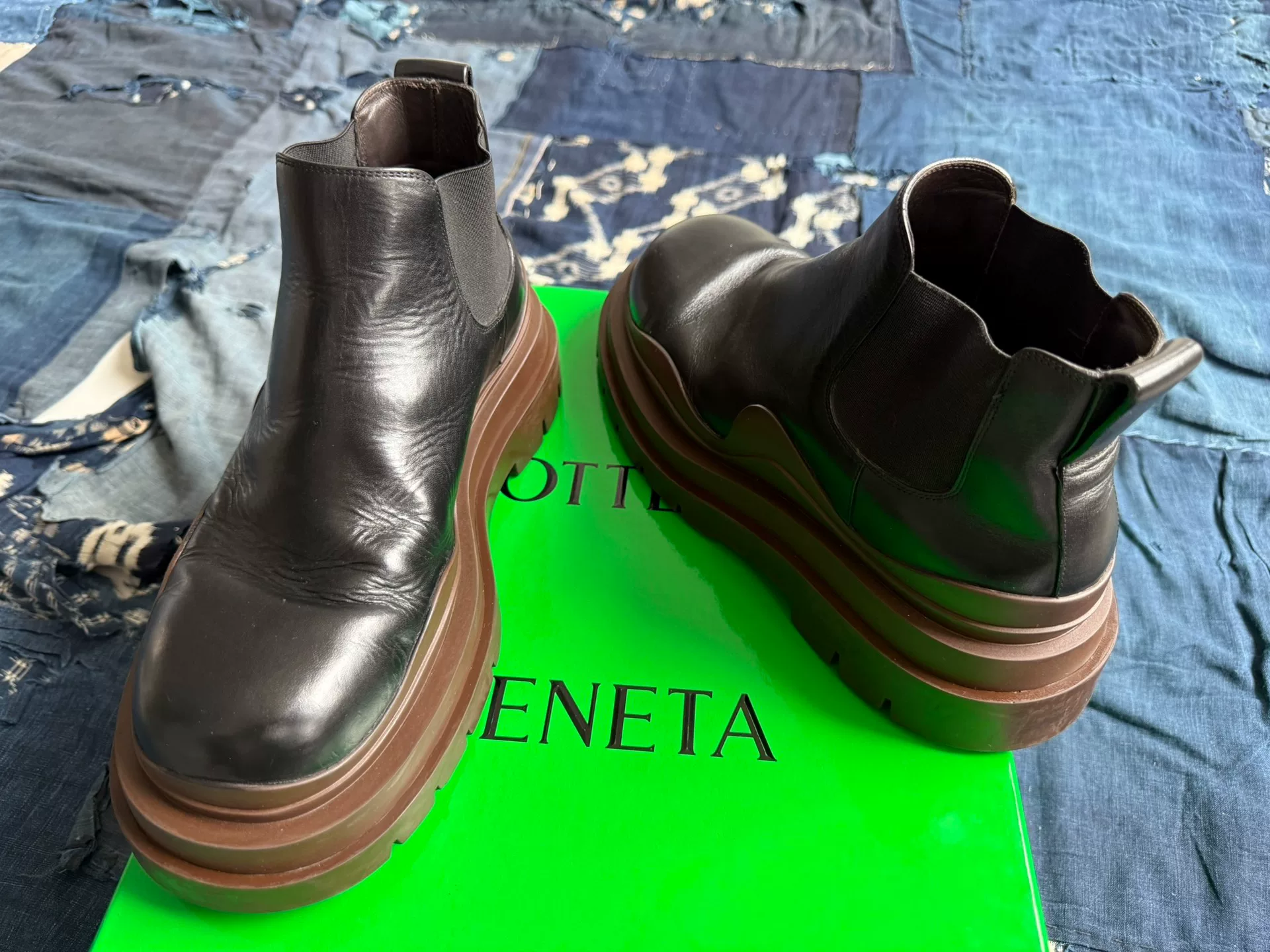Bottega Veneta Tire Platform Chelsea Boots — front