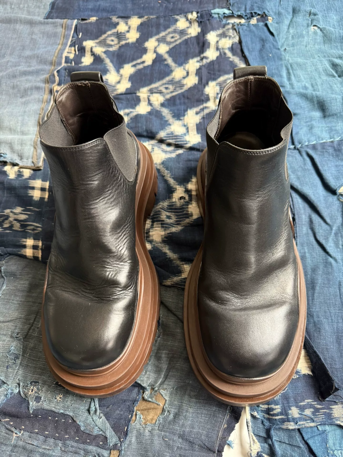 Bottega Veneta Tire Platform Chelsea Boots — label