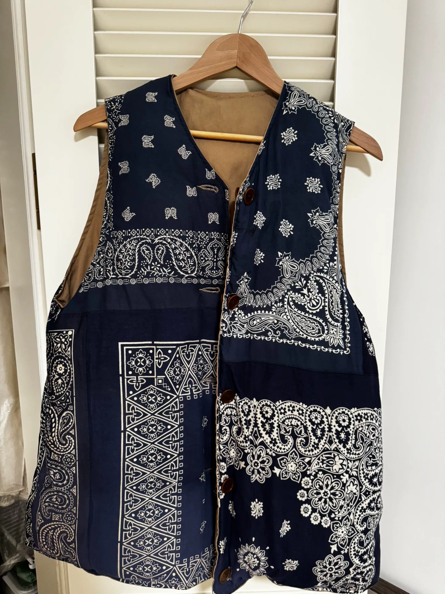 VISVIM KORA DOWN VEST — detail