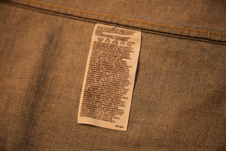 LEVI'S Vintage Washed Denim Jacket — detail