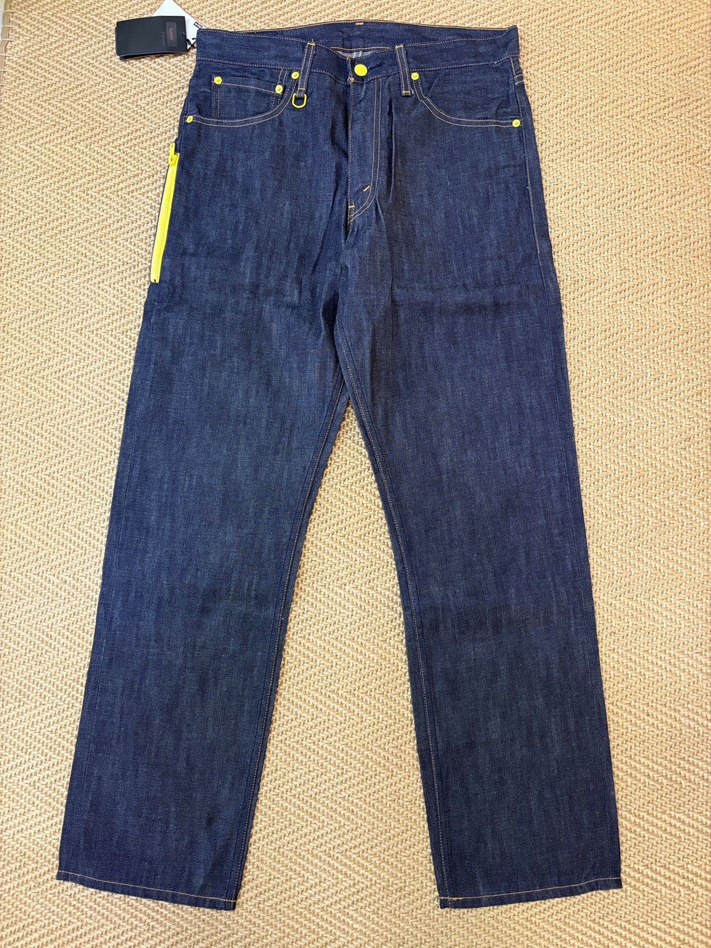 Levis Fenom 505 W32 Raw Denim Jeans — front