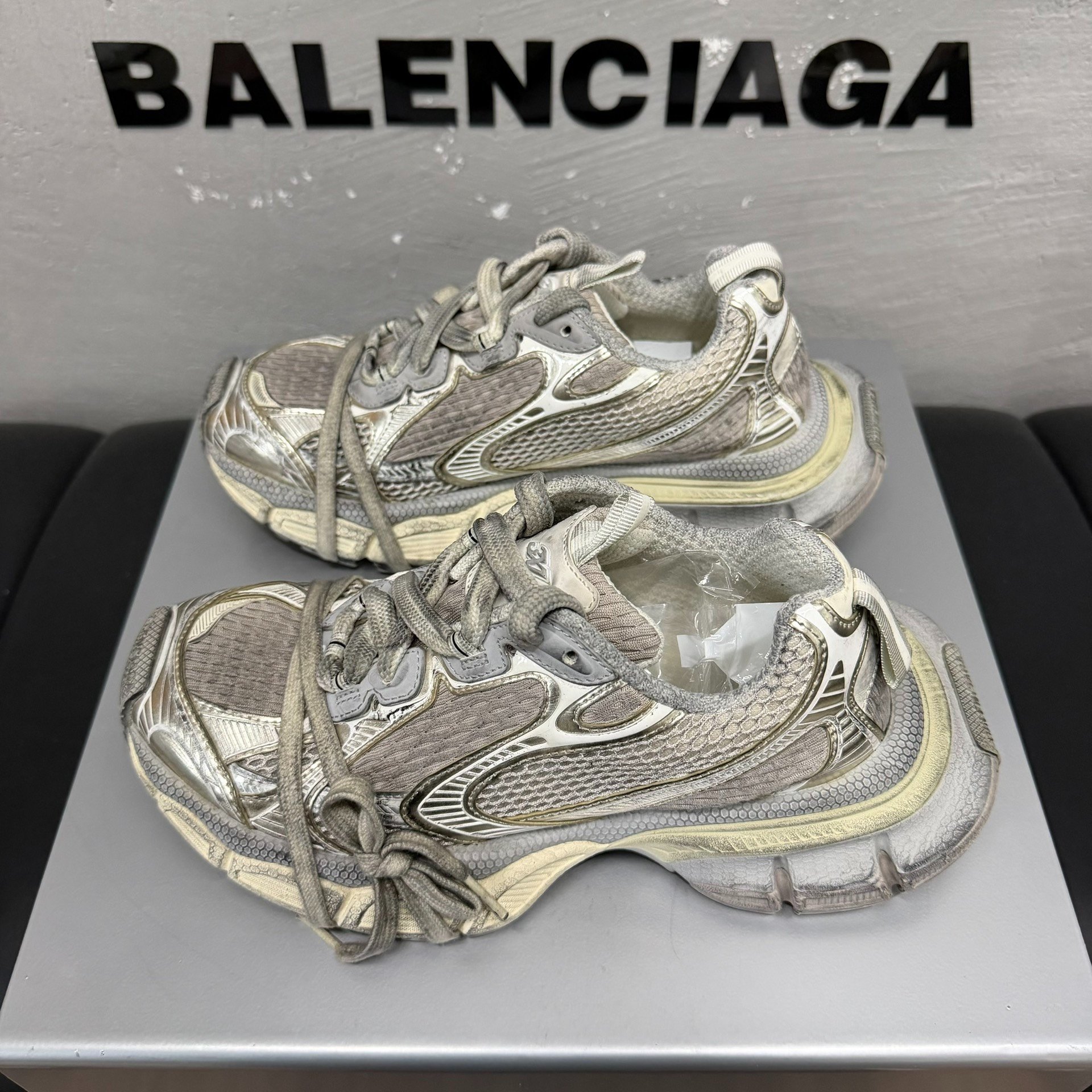 Balenciaga 3XL Beige Dad Shoes 37 — detail