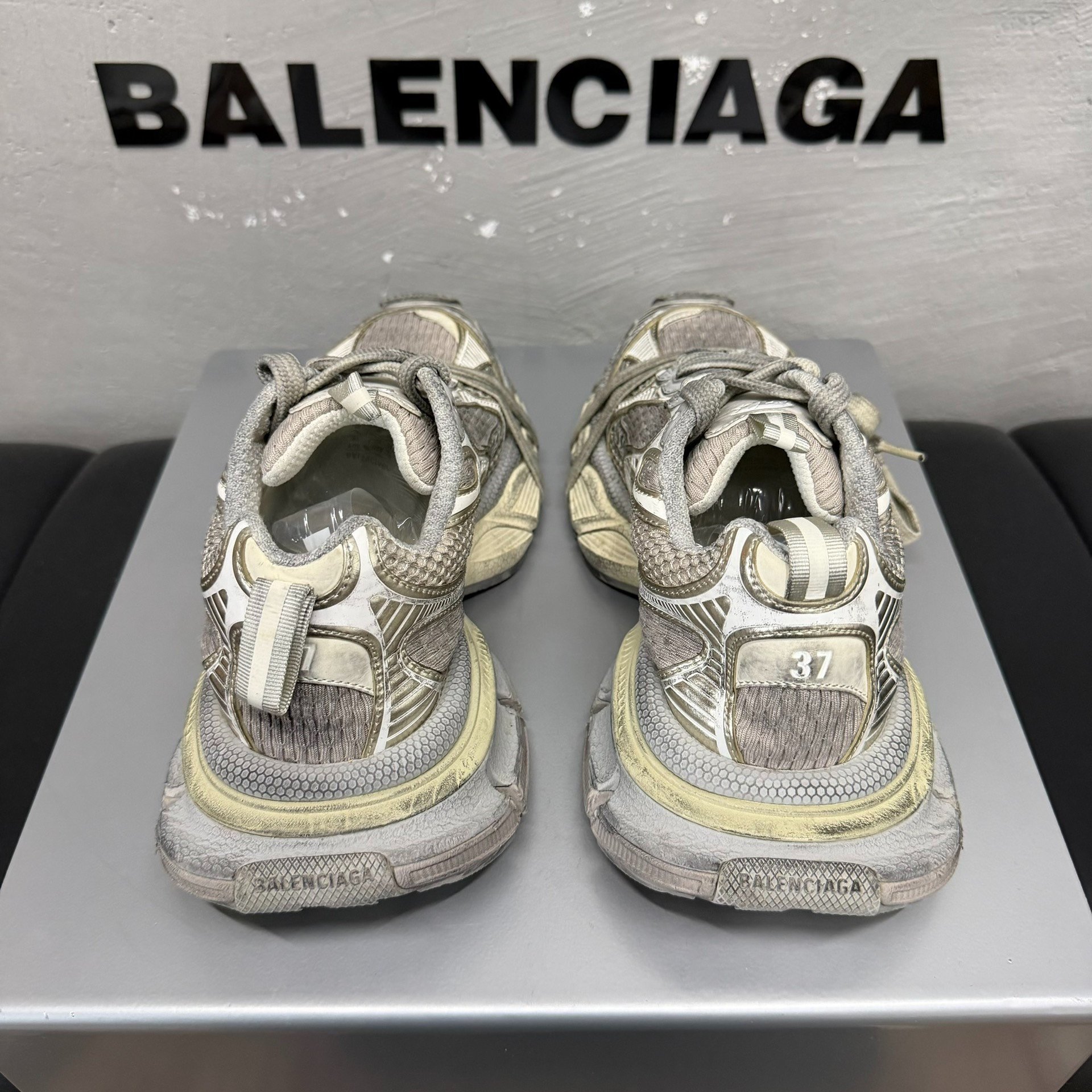 Balenciaga 3XL Beige Dad Shoes 37 — label
