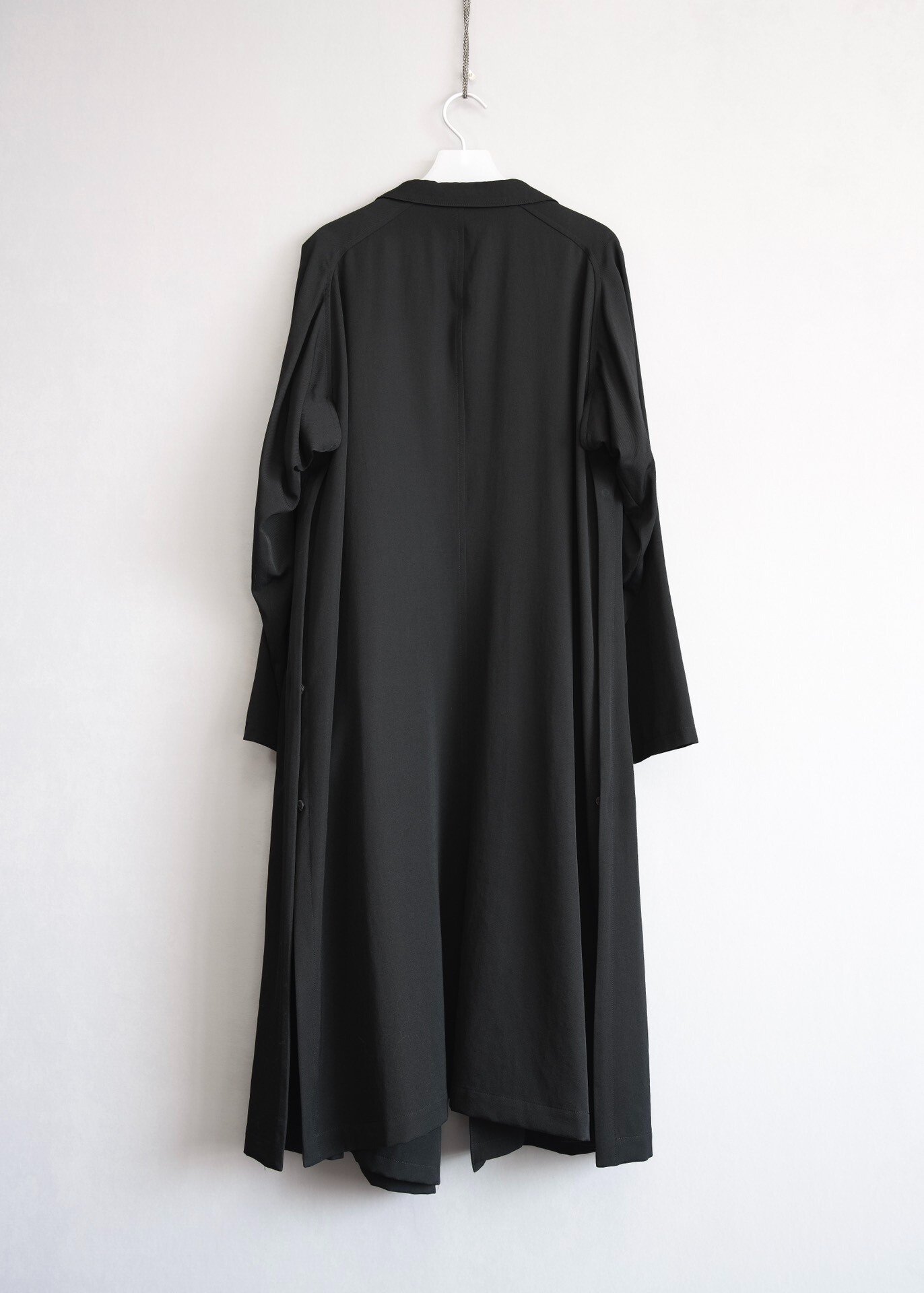 Yohji Yamamoto 21SS Deconstructed Button Coat — detail