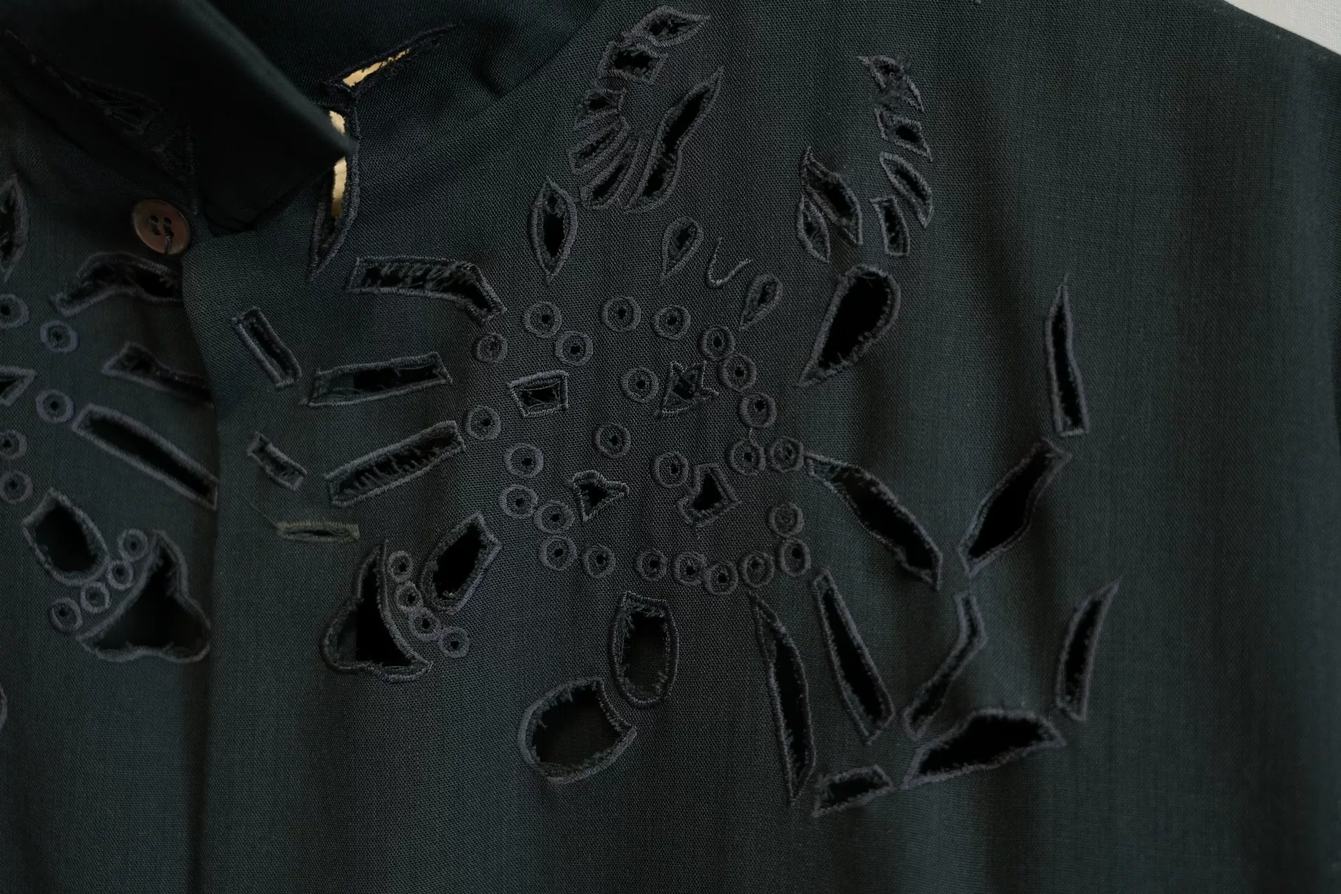 Yohji Yamamoto 96SS Crab Hollow-Out Shirt — detail