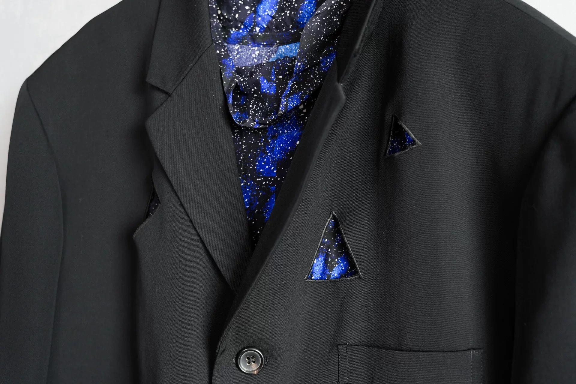 Yohji Yamamoto 92SS Triangle Cutout Coat — detail