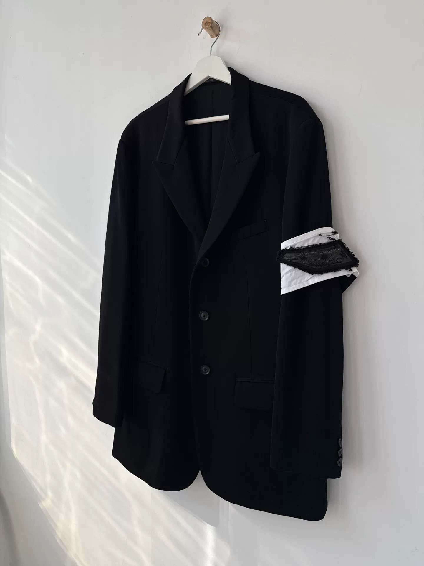 Yohji Yamamoto 20AW White Cuff Wool Blazer — detail