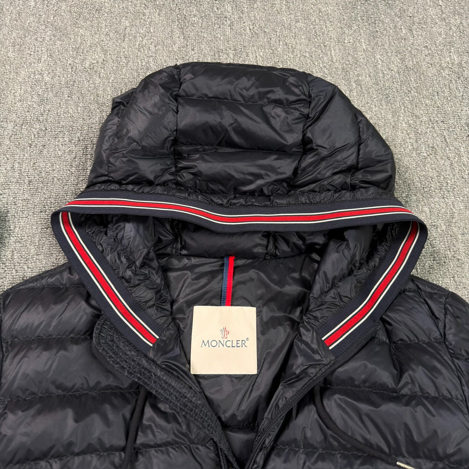 Moncler Eliot Navy Short Hooded Down Jacket — detail