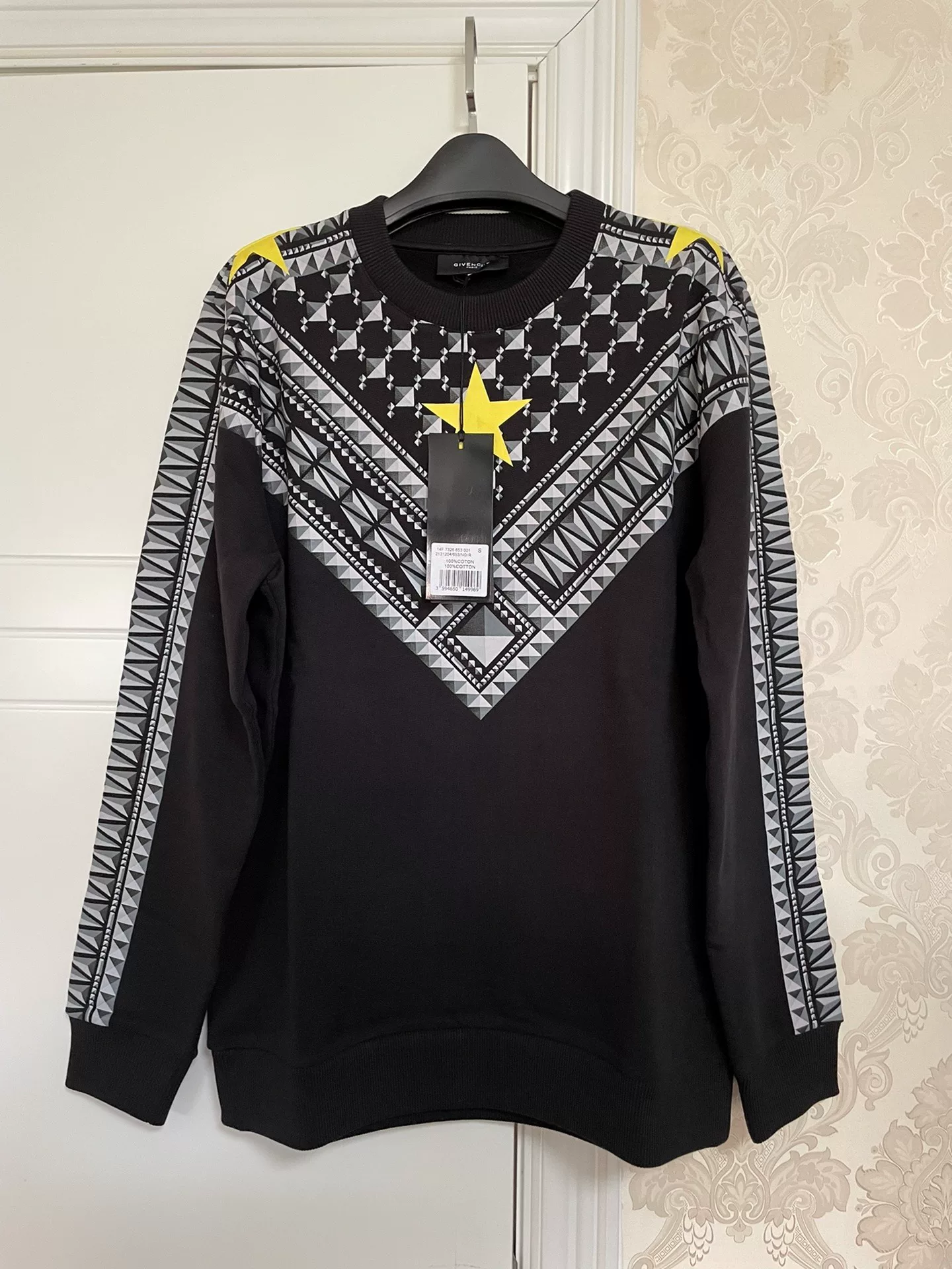 Givenchy Inverted Triangle Star Collar Fleece Sweatshirt