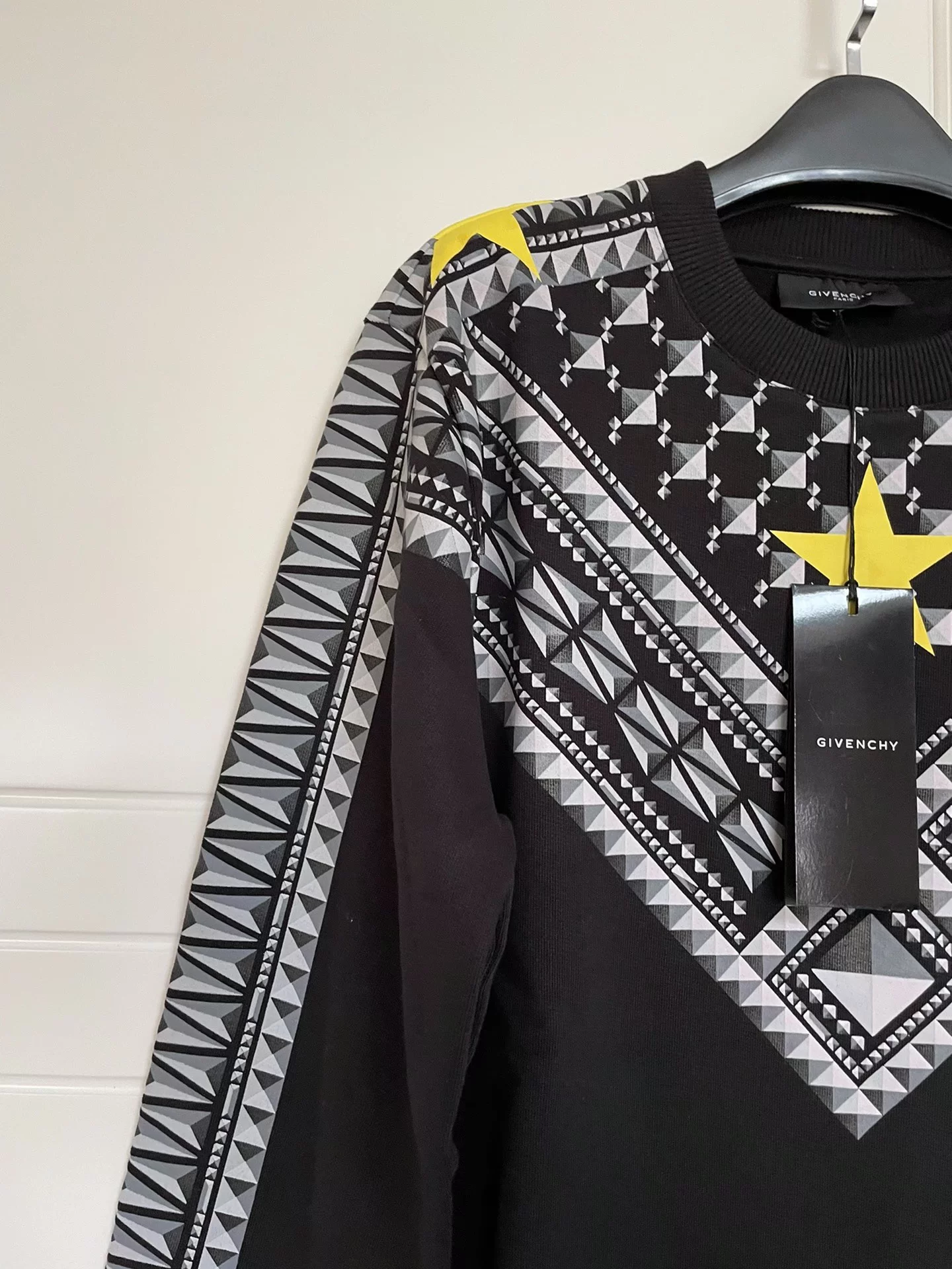 Givenchy Inverted Triangle Star Collar Fleece Sweatshirt — detail