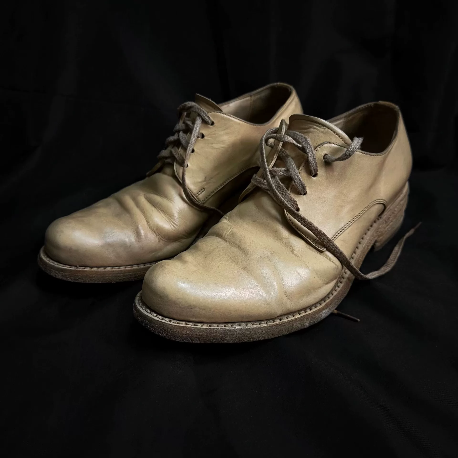Distressed Shell Cordovan Derby Shoes — front