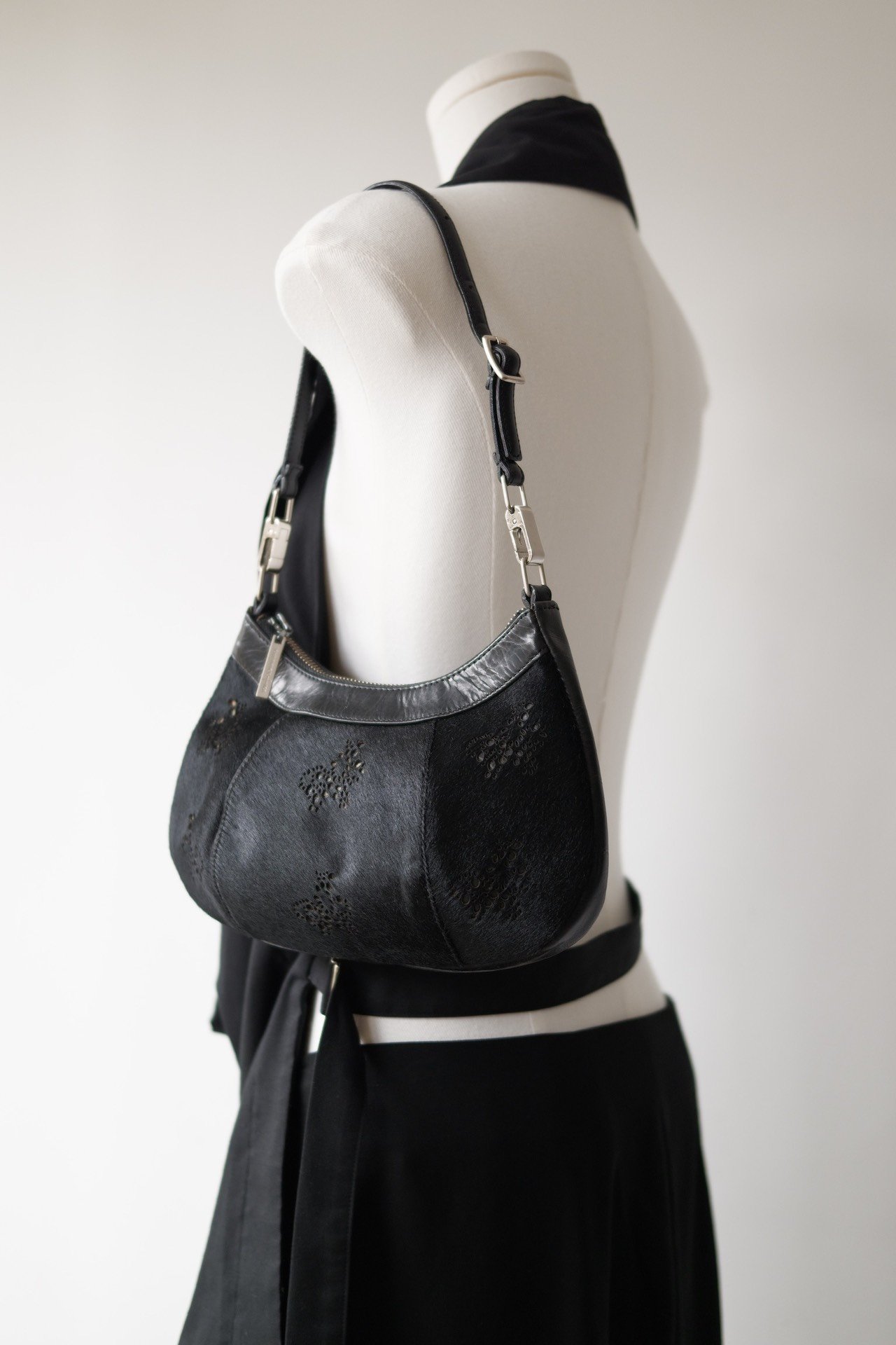 Yohji Yamamoto Noir Woven Single Shoulder Bag — label