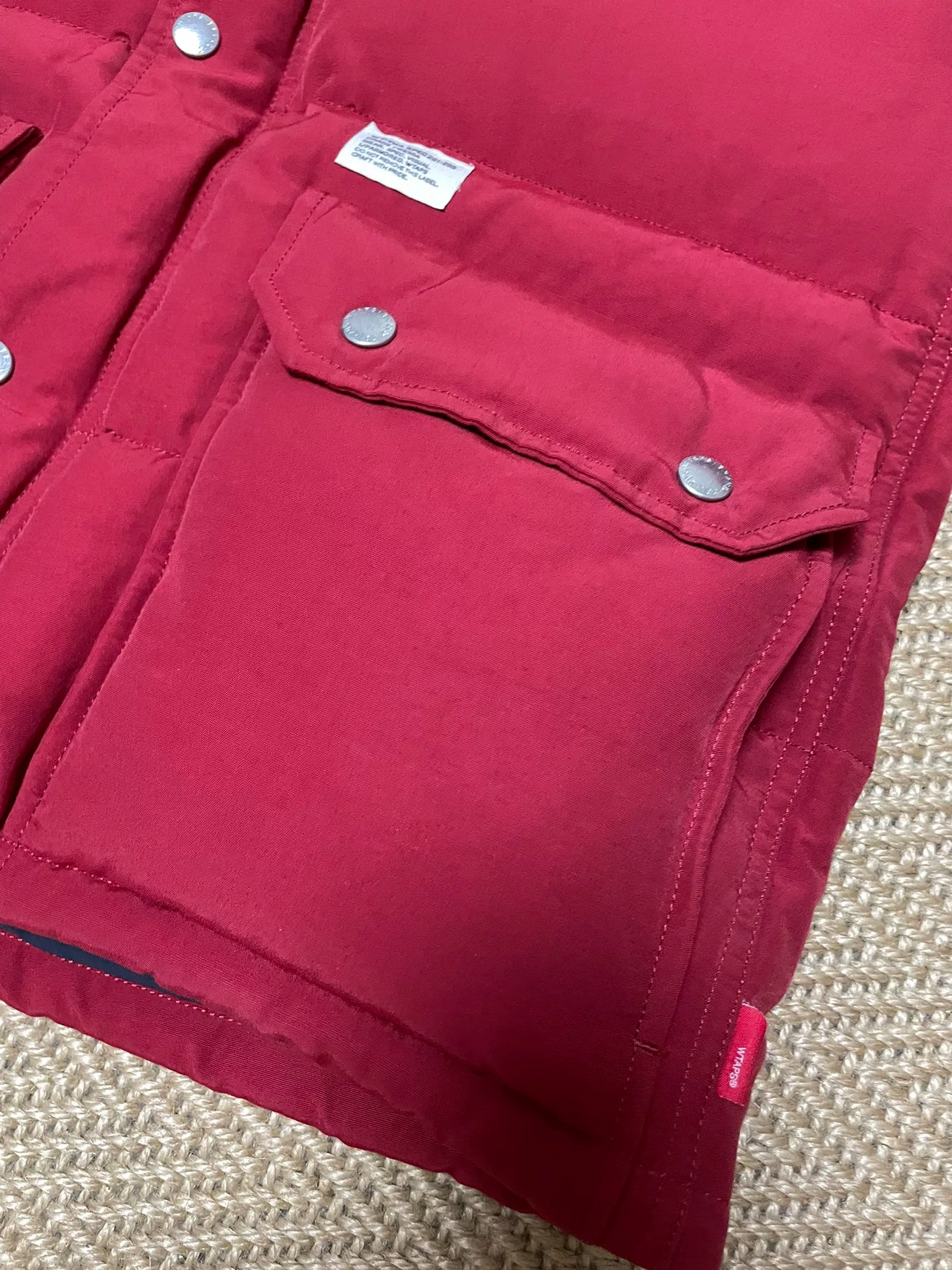 WTAPS 60/40 Down Jacket — label
