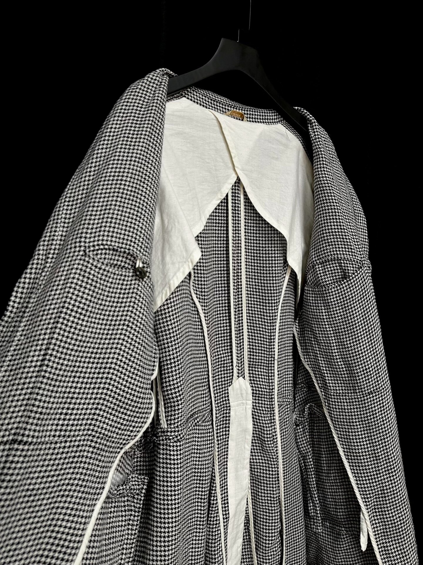 Arts & Sciences Silk Linen Houndstooth Jacket — label