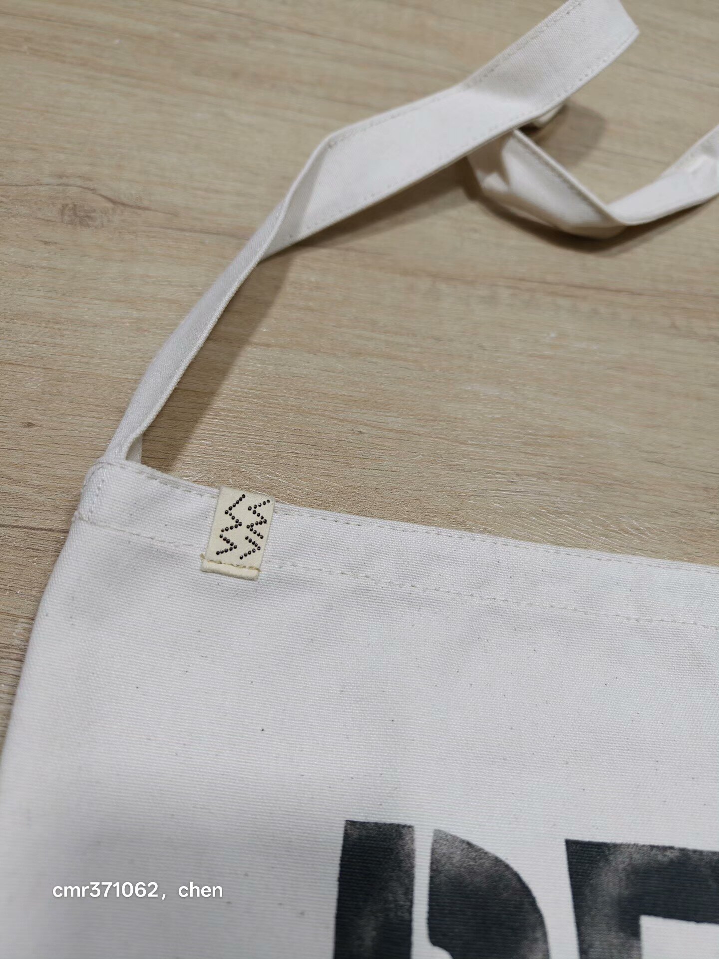 visvim 19SS Record Flag Shoulder Bag — detail