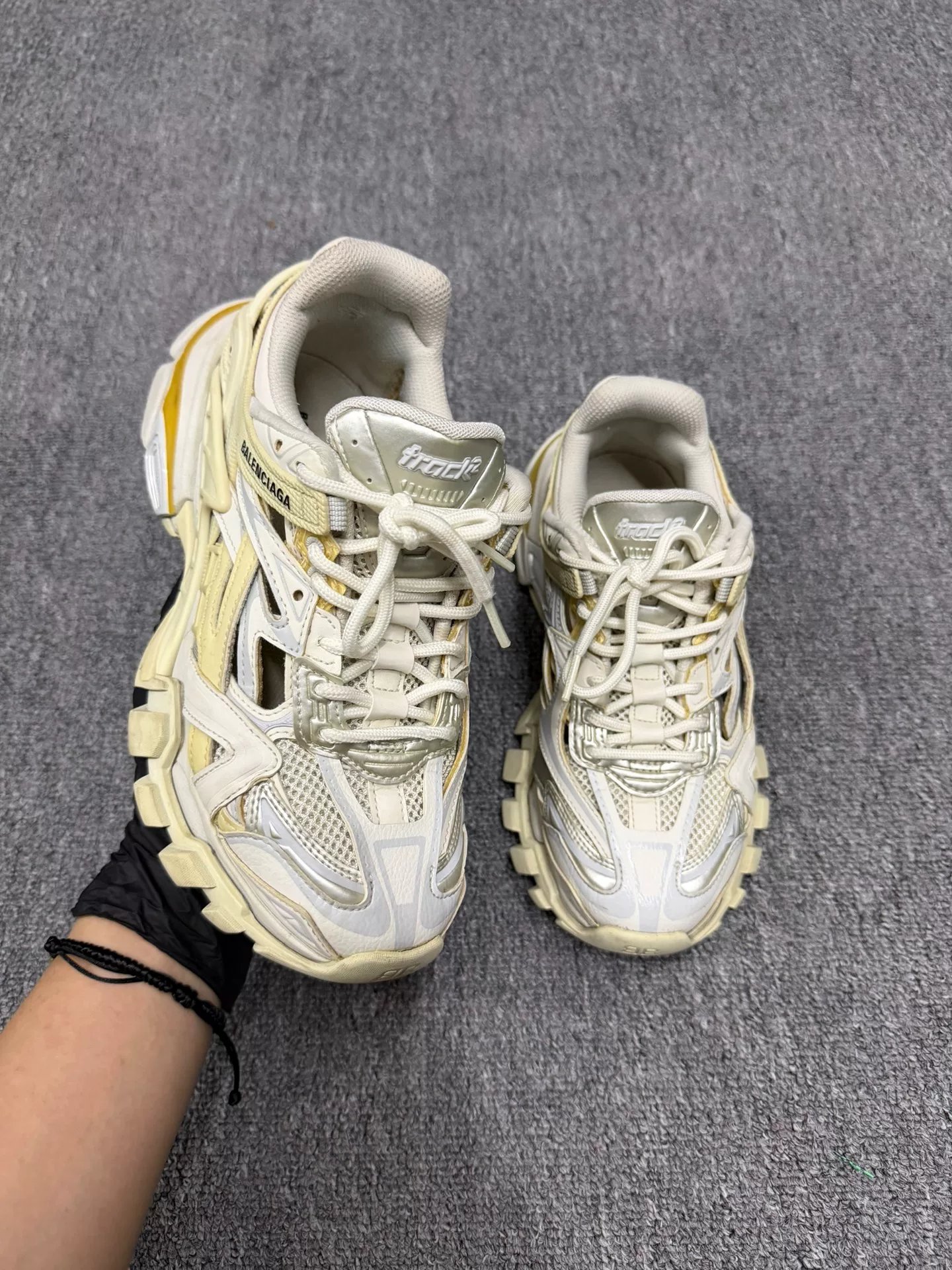 Balenciaga Triple S 2.0 Beige — detail