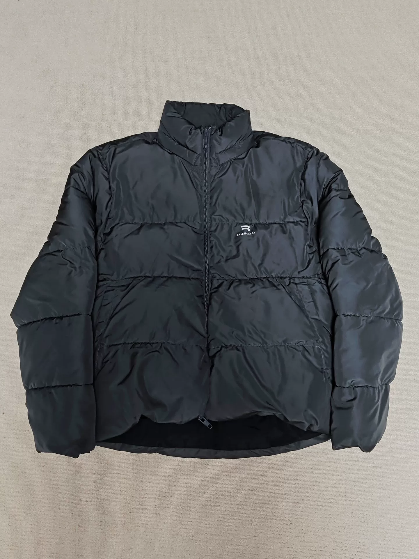 Balenciaga 22ss Sporty B Oversized Puffer Jacket
