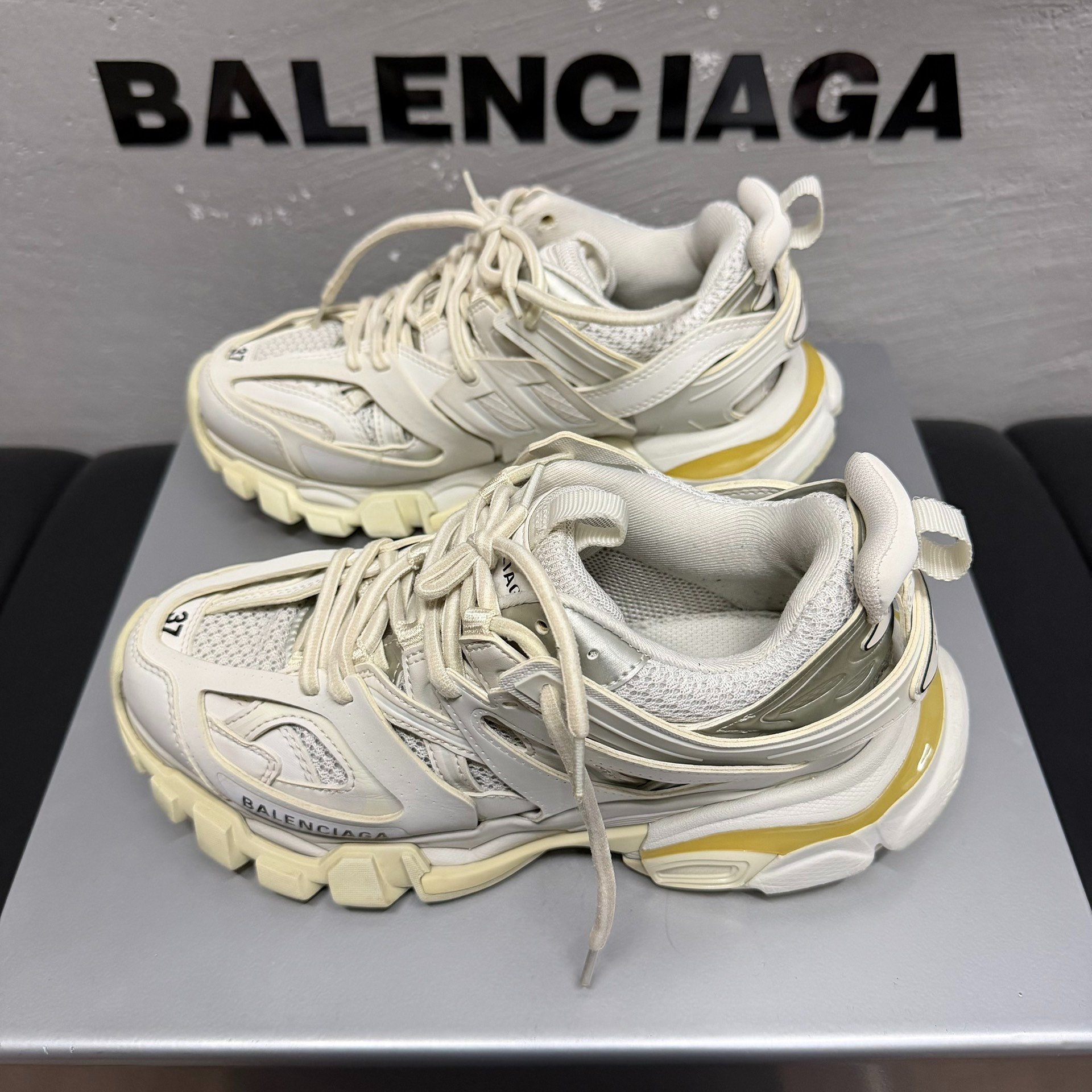 Balenciaga Track Dad Shoes White 37 — detail