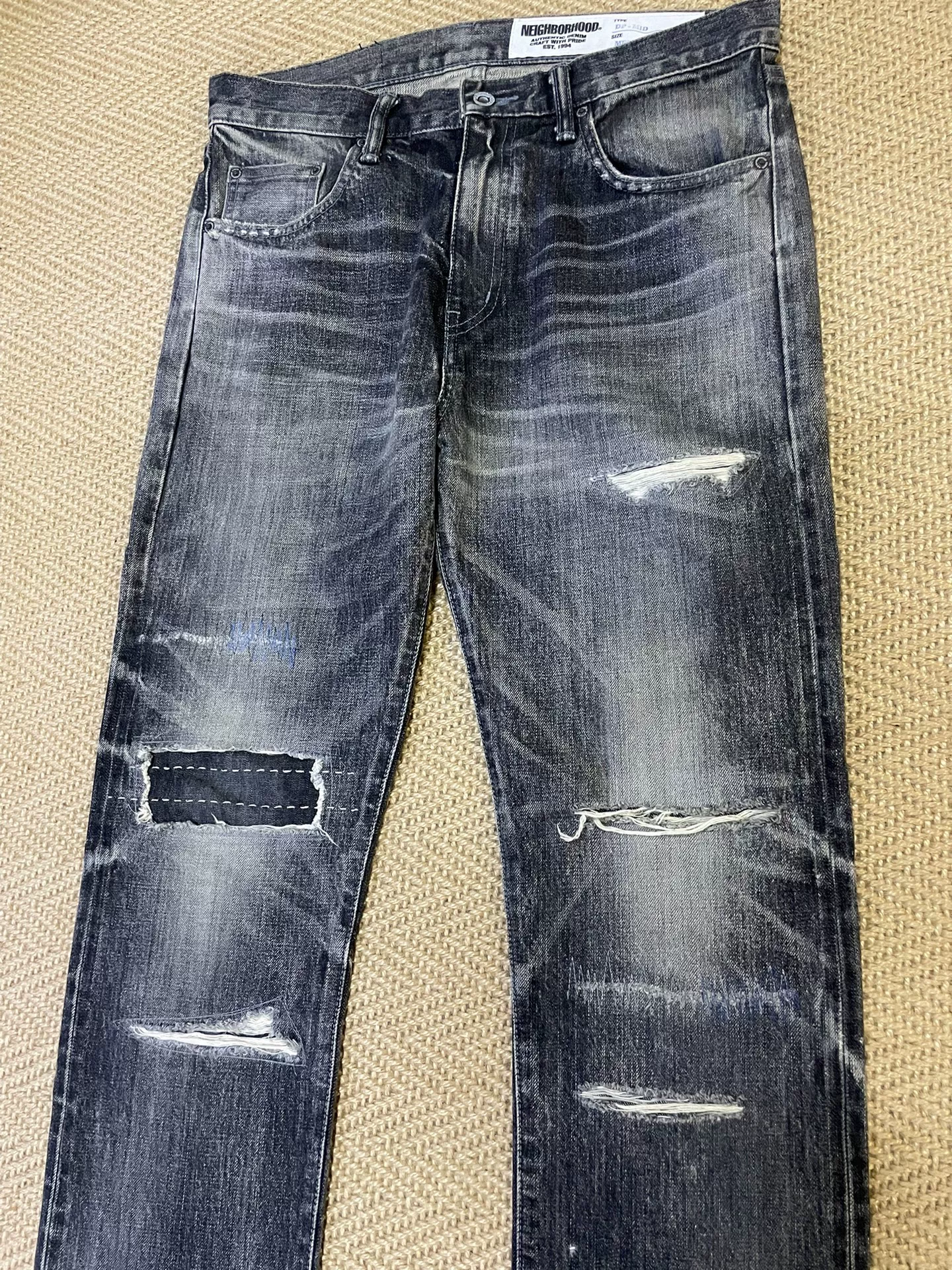 NEIGHBORHOOD 19AW Slash Patch Jeans — detail