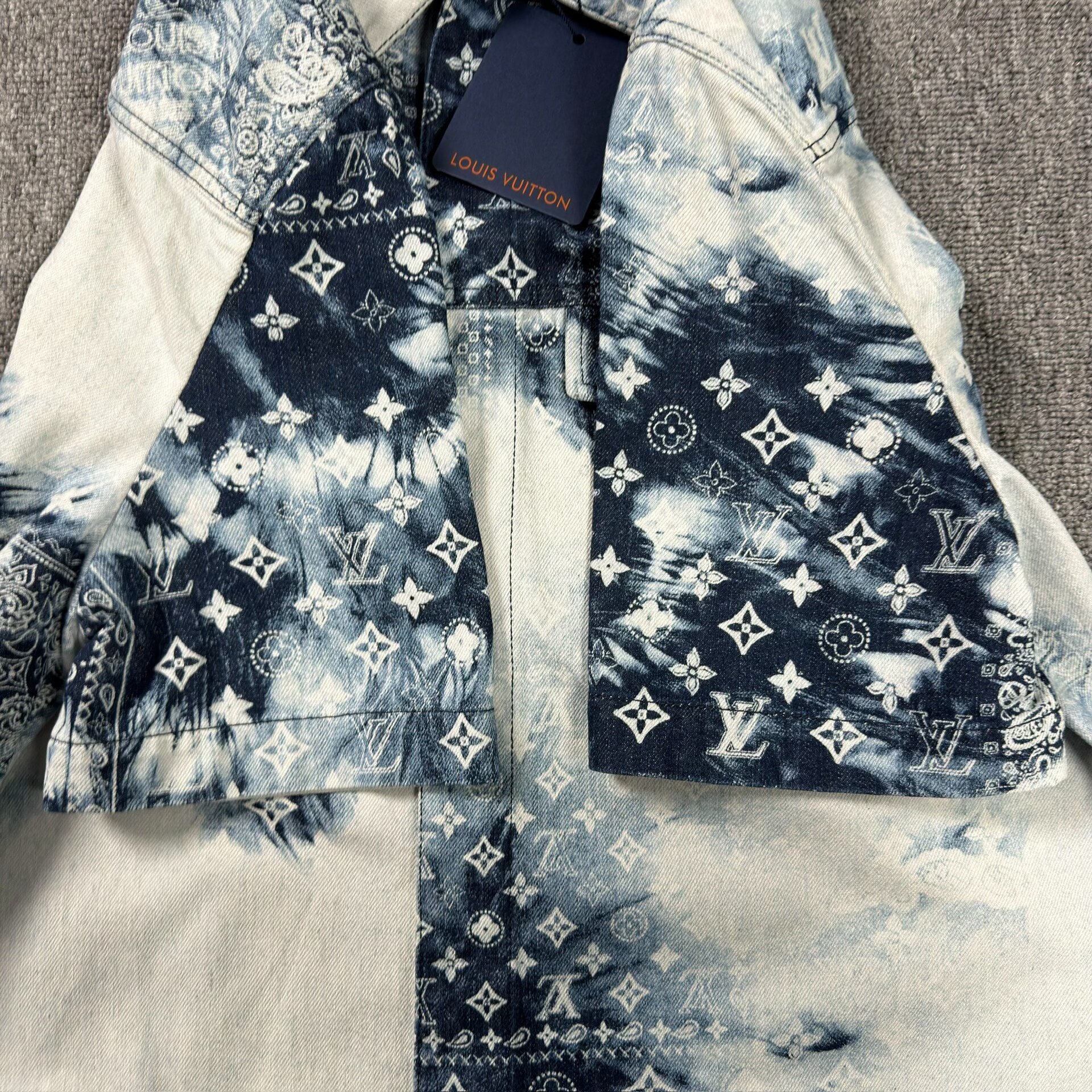 LV Bandana Print Short-Sleeve Shirt — back