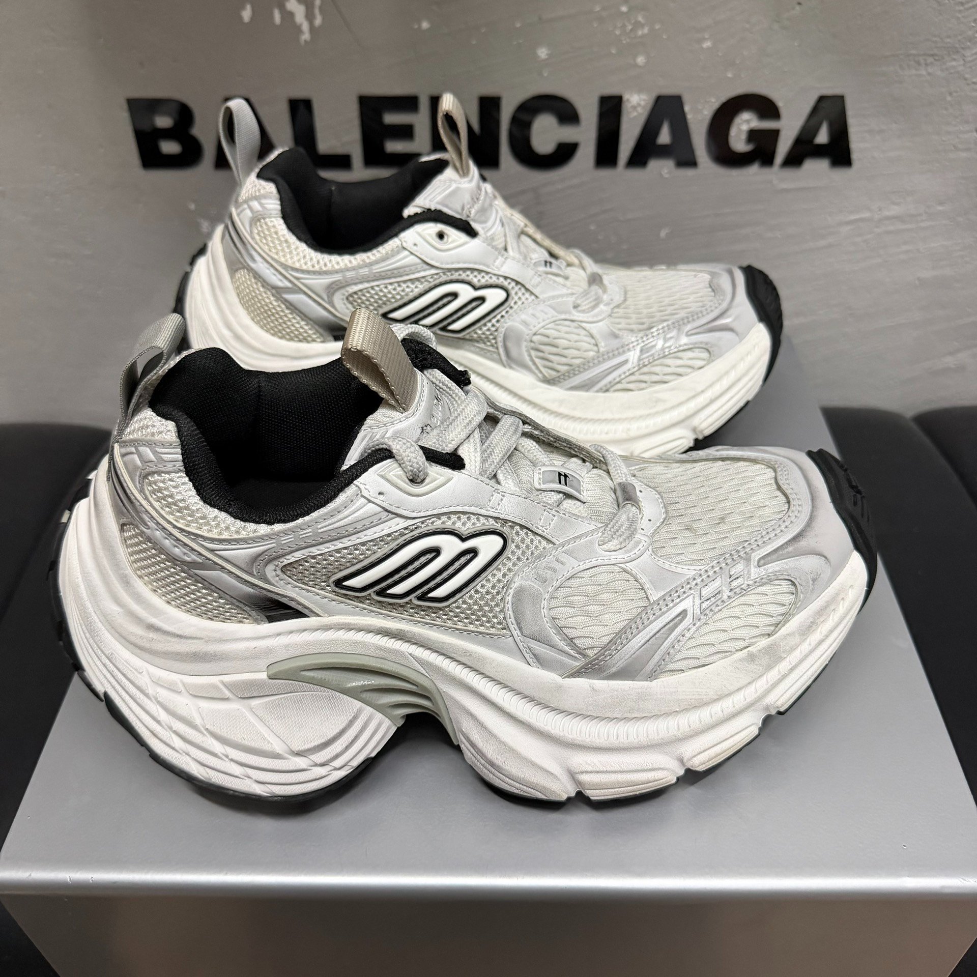 Balenciaga 10XL Chunky Sneakers — back