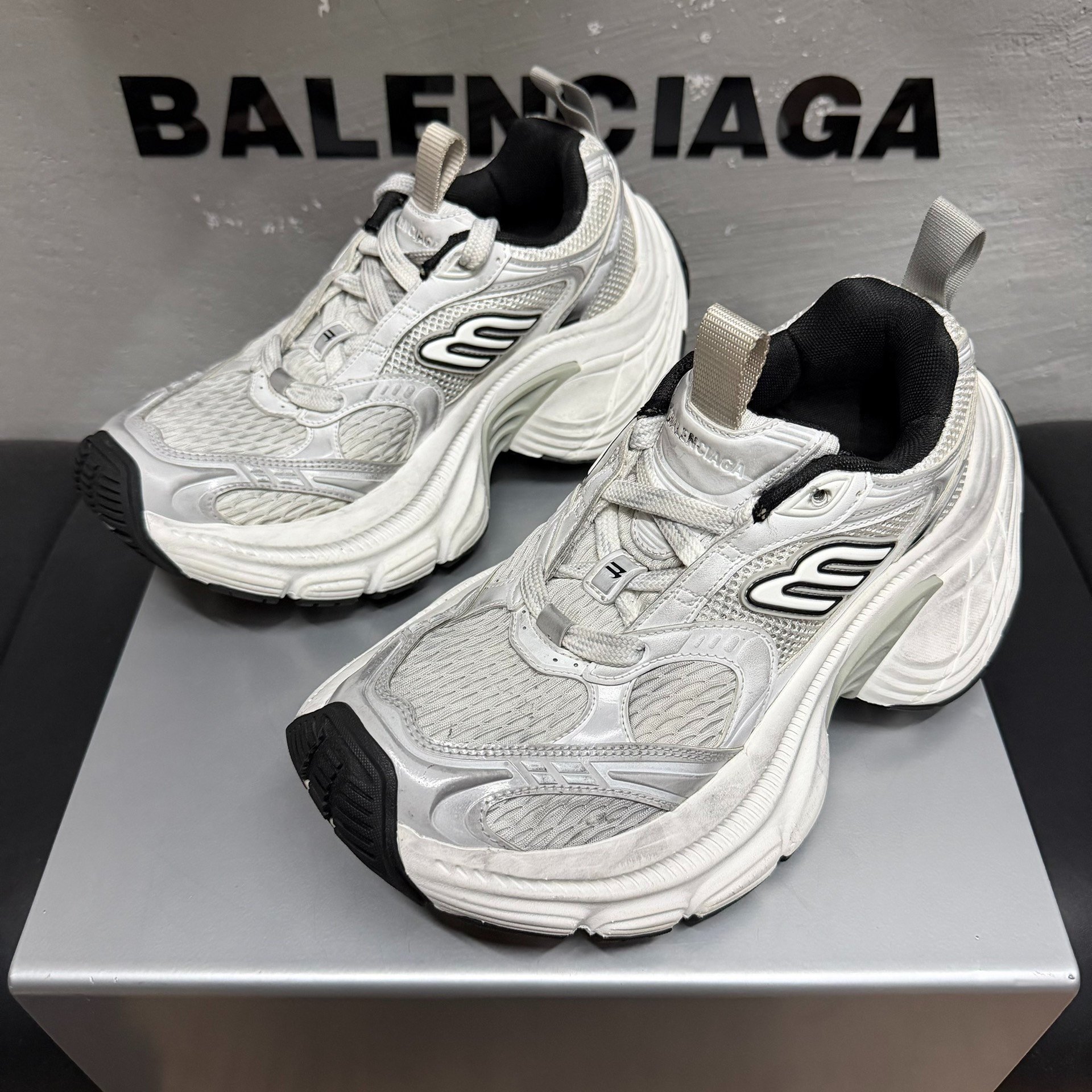 Balenciaga 10XL Chunky Sneakers