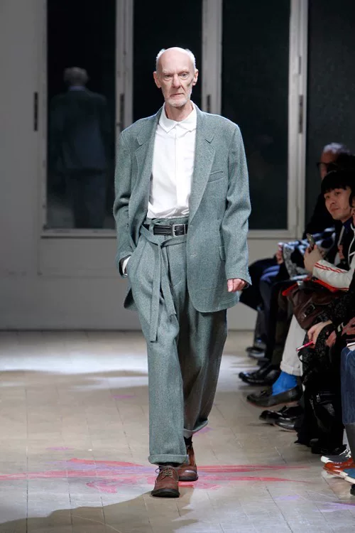 Yohji Yamamoto 11AW Mafia Belted Jacket — detail