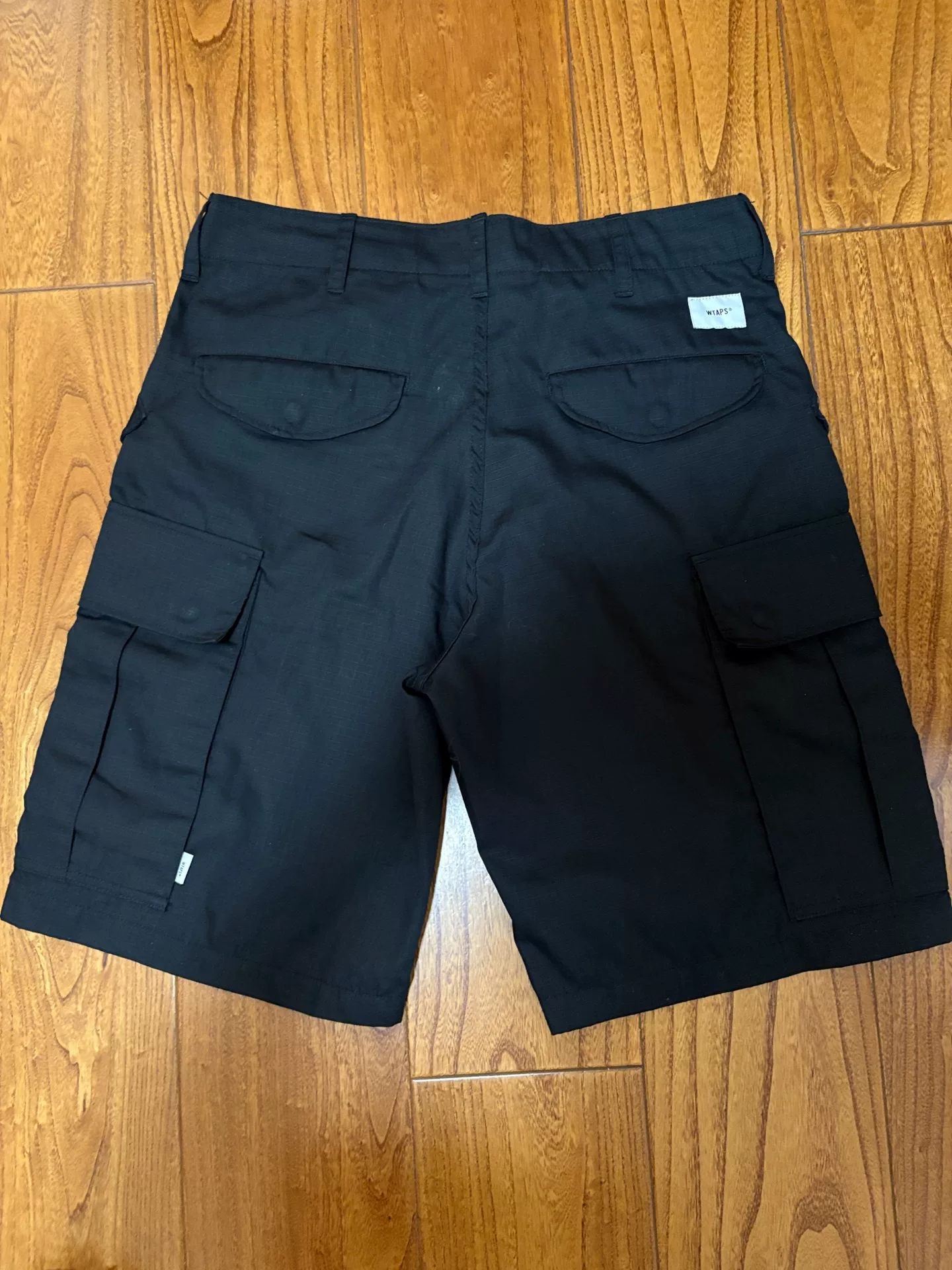 Wtaps 18AW Hong Kong Limited Cargo Shorts — front