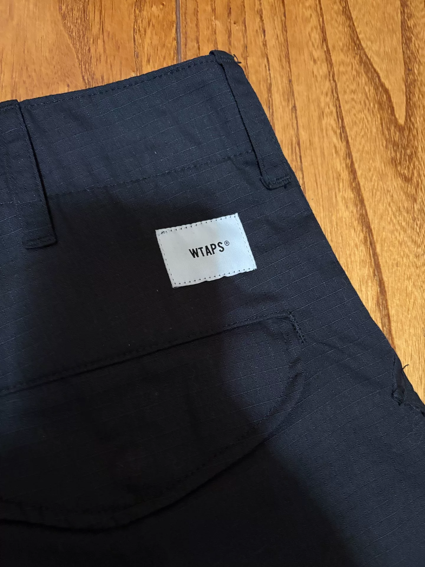 Wtaps 18AW Hong Kong Limited Cargo Shorts — label