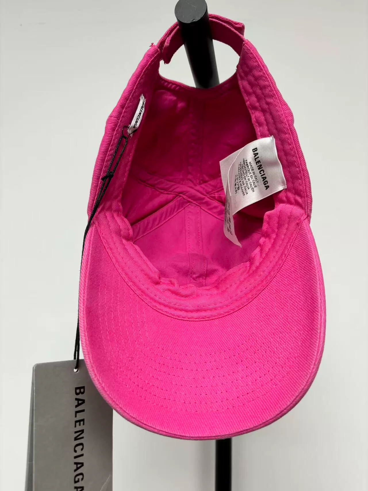 Balenciaga Pink Logo Embroidery Baseball Cap — detail