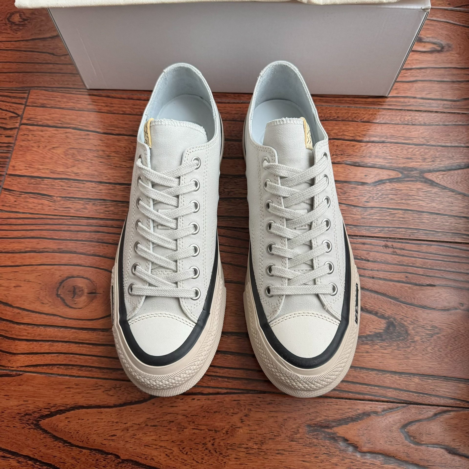 Visvim 25ss Skagway Lo Canvas White — front