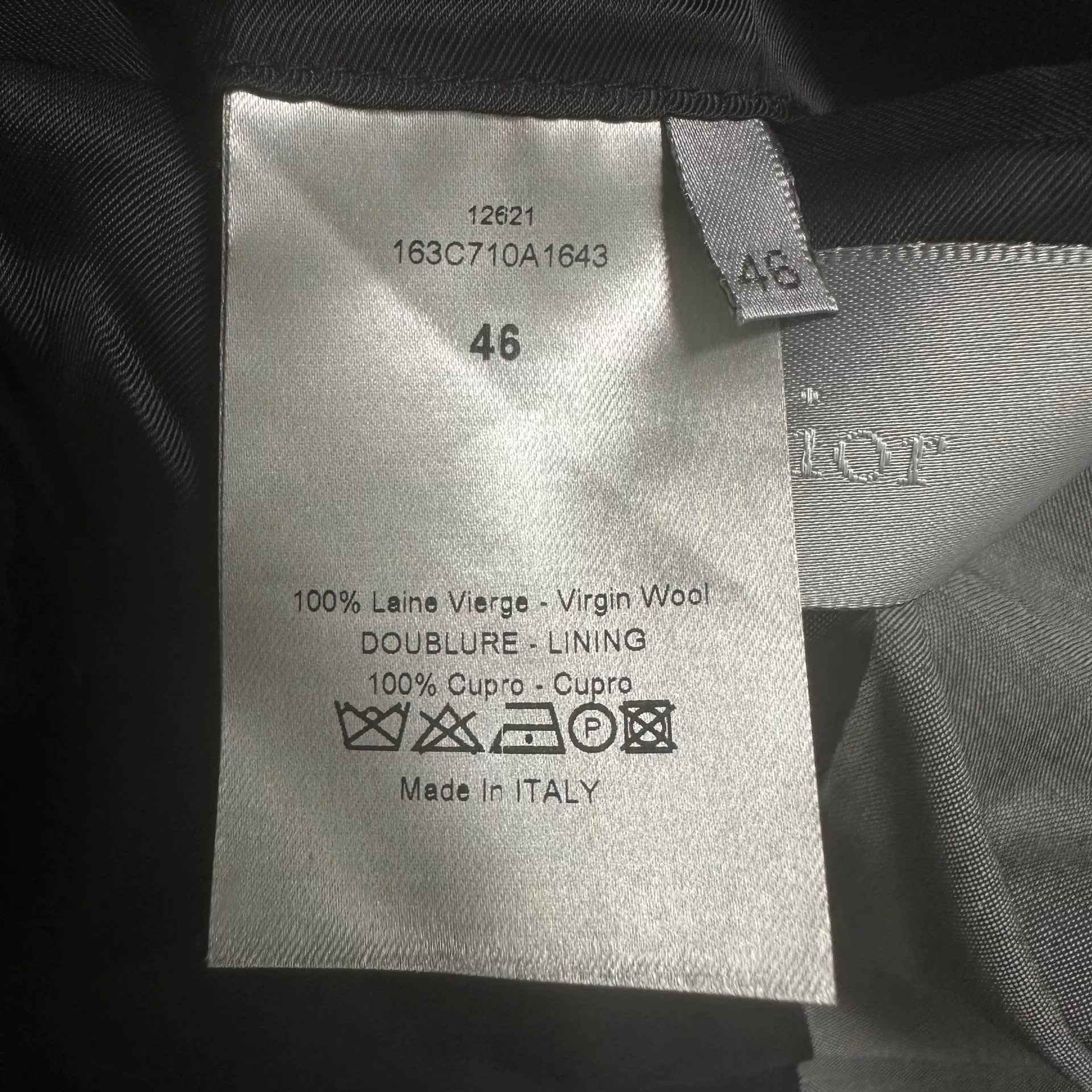 Dior Light Gray Wool Flat Collar Suit — label