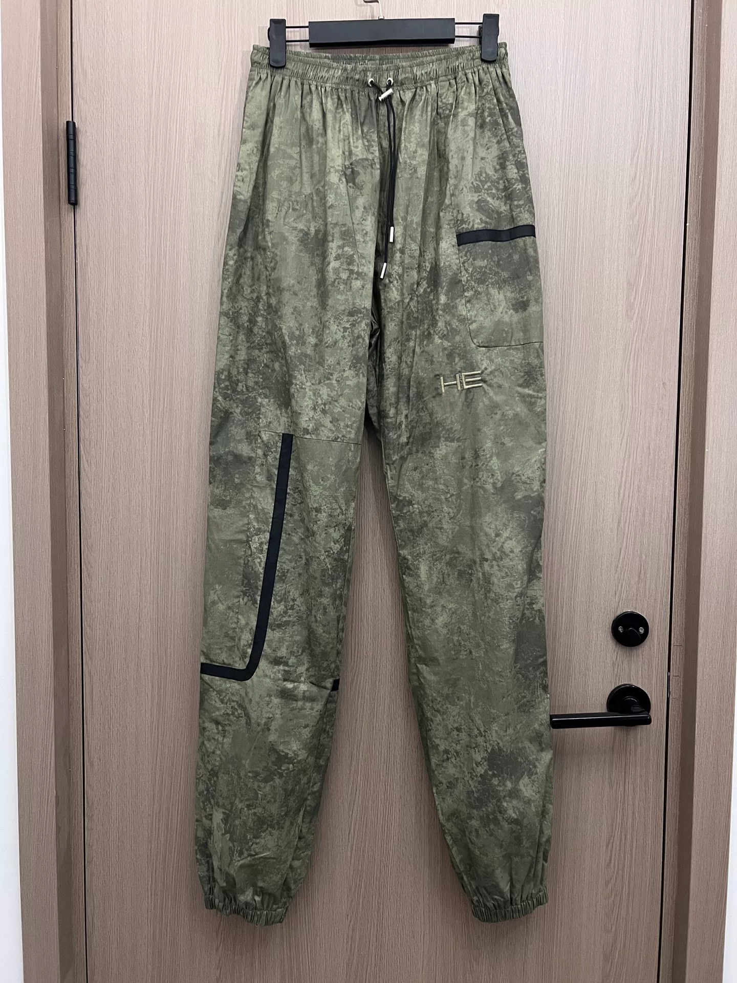 Heliot Emil Silver Reflective Cargo Pants — detail