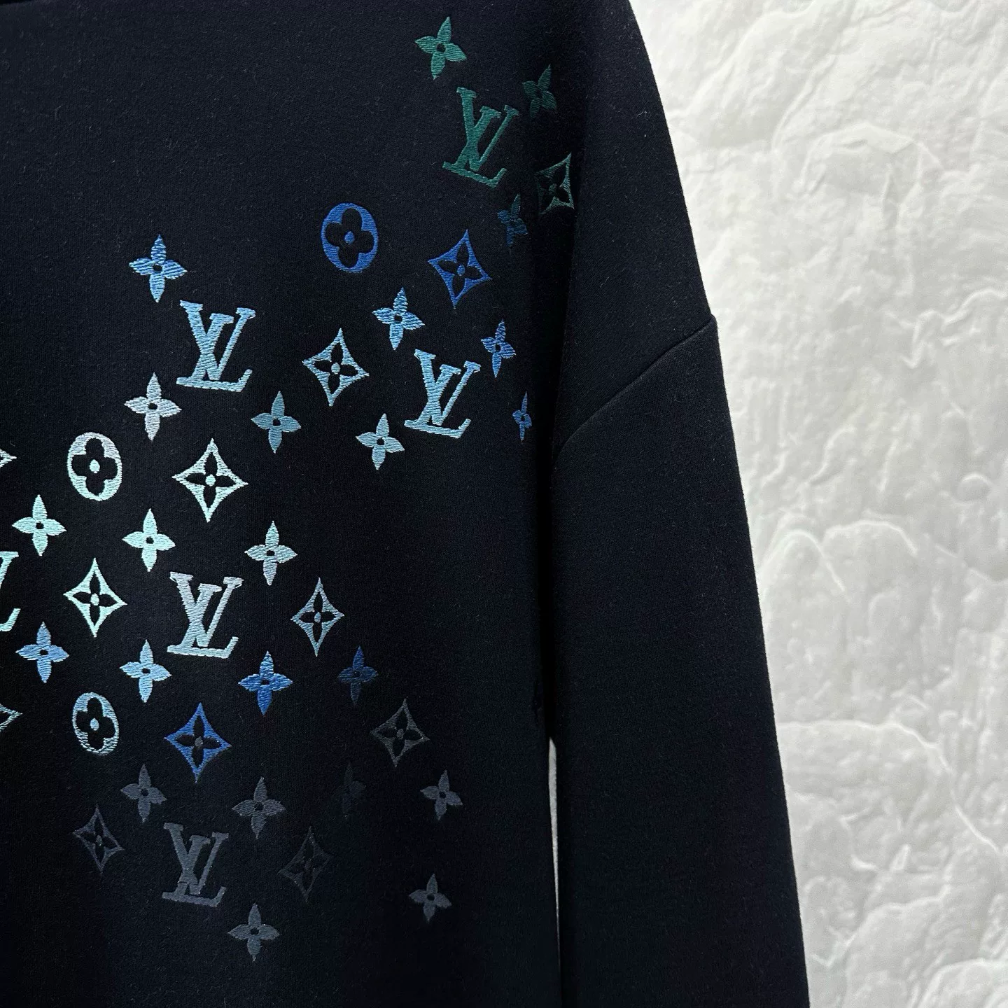 Louis Vuitton FW24 Gradient Logo Crewneck Sweatshirt — detail
