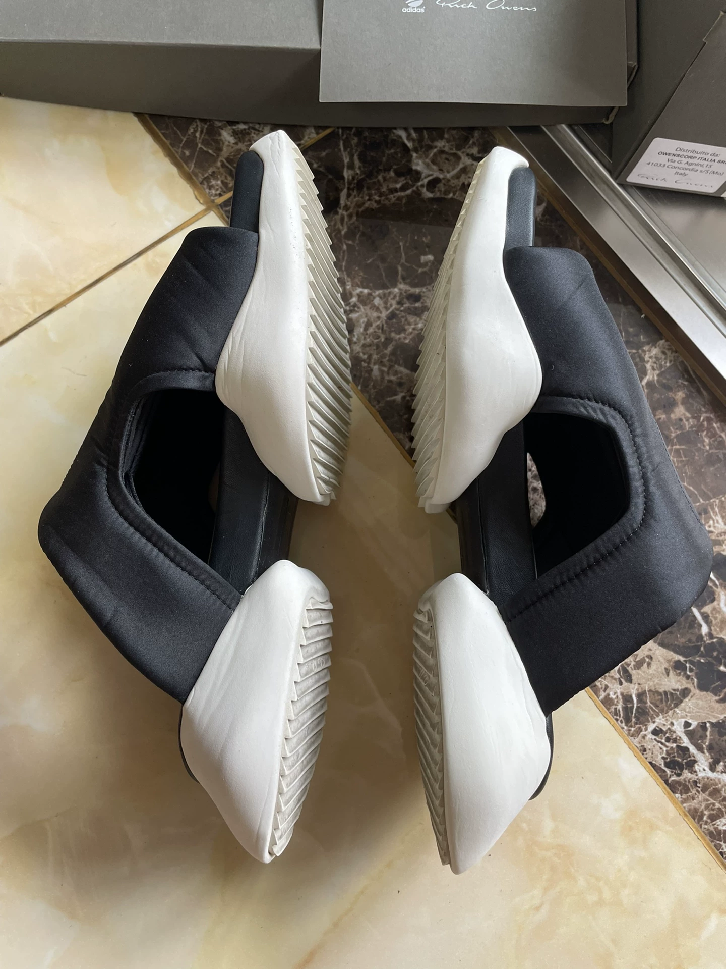 Rick Owens x Adidas Tank Slides AQ2822 — label