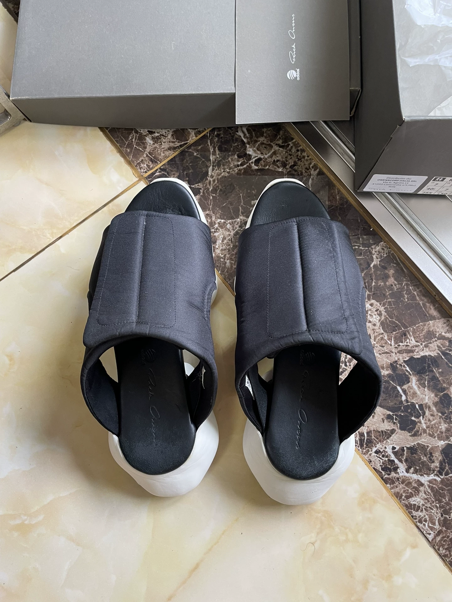 Rick Owens x Adidas Tank Slides AQ2822 — detail