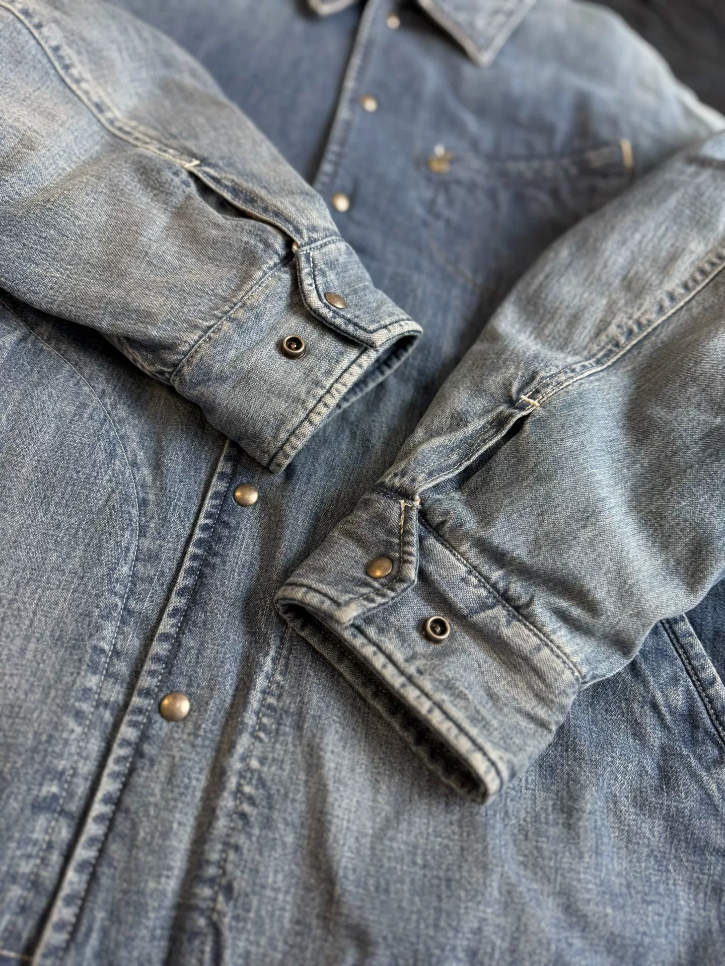 VISVIM 25SS Coach Down Coverall DMGD Denim Jacket — label