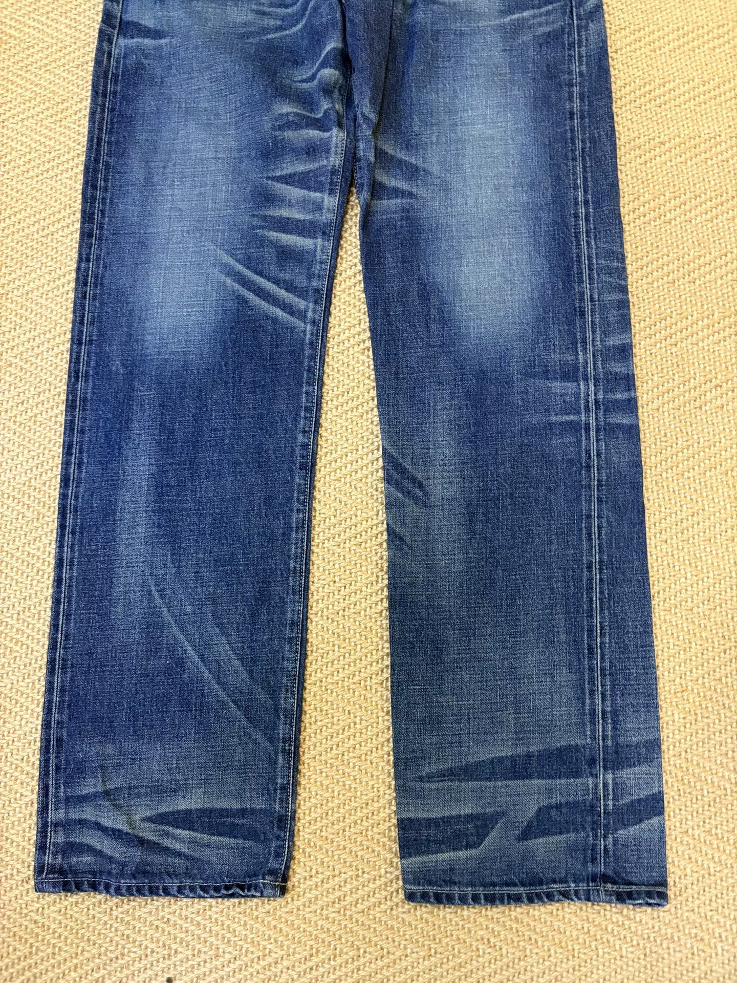 Neighborhood 08EX Distressed Jeans — label